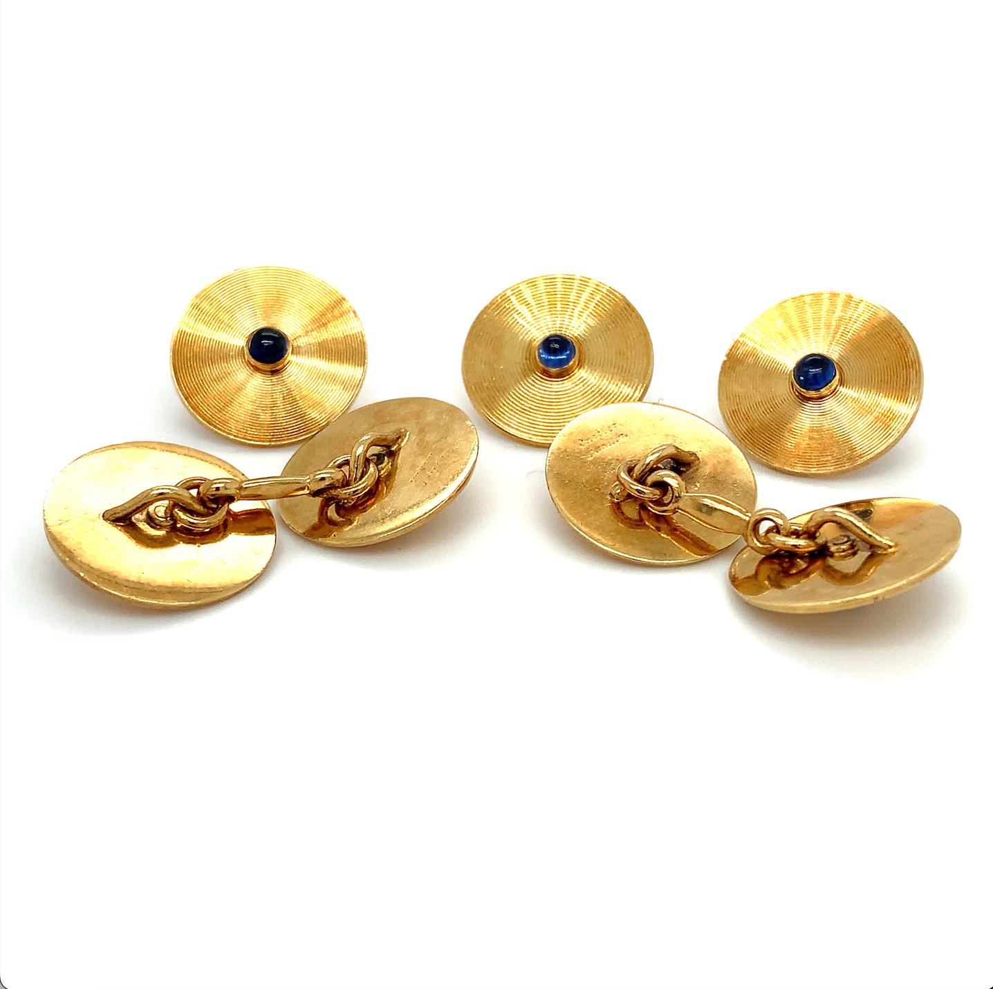 Cabochon Cartier sapphire dress set and cufflinks 18ct yellow gold circa 1960 For Sale