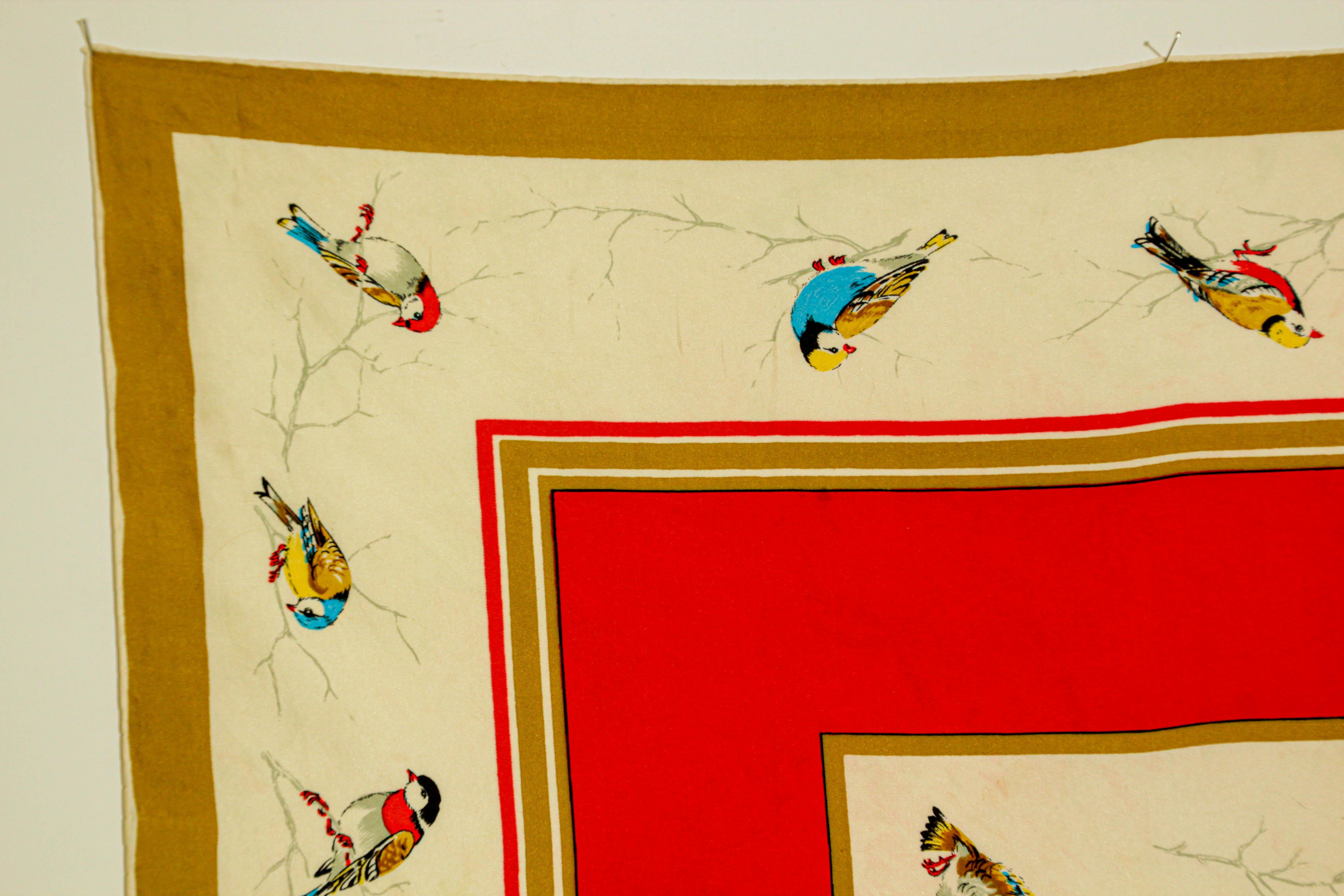 Britischer Seidenschal mit Jagdszenen-Motiv aus der britischen Vintage-Zeit mitcker- und Vogelmotiv im Zustand „Gut“ im Angebot in North Hollywood, CA
