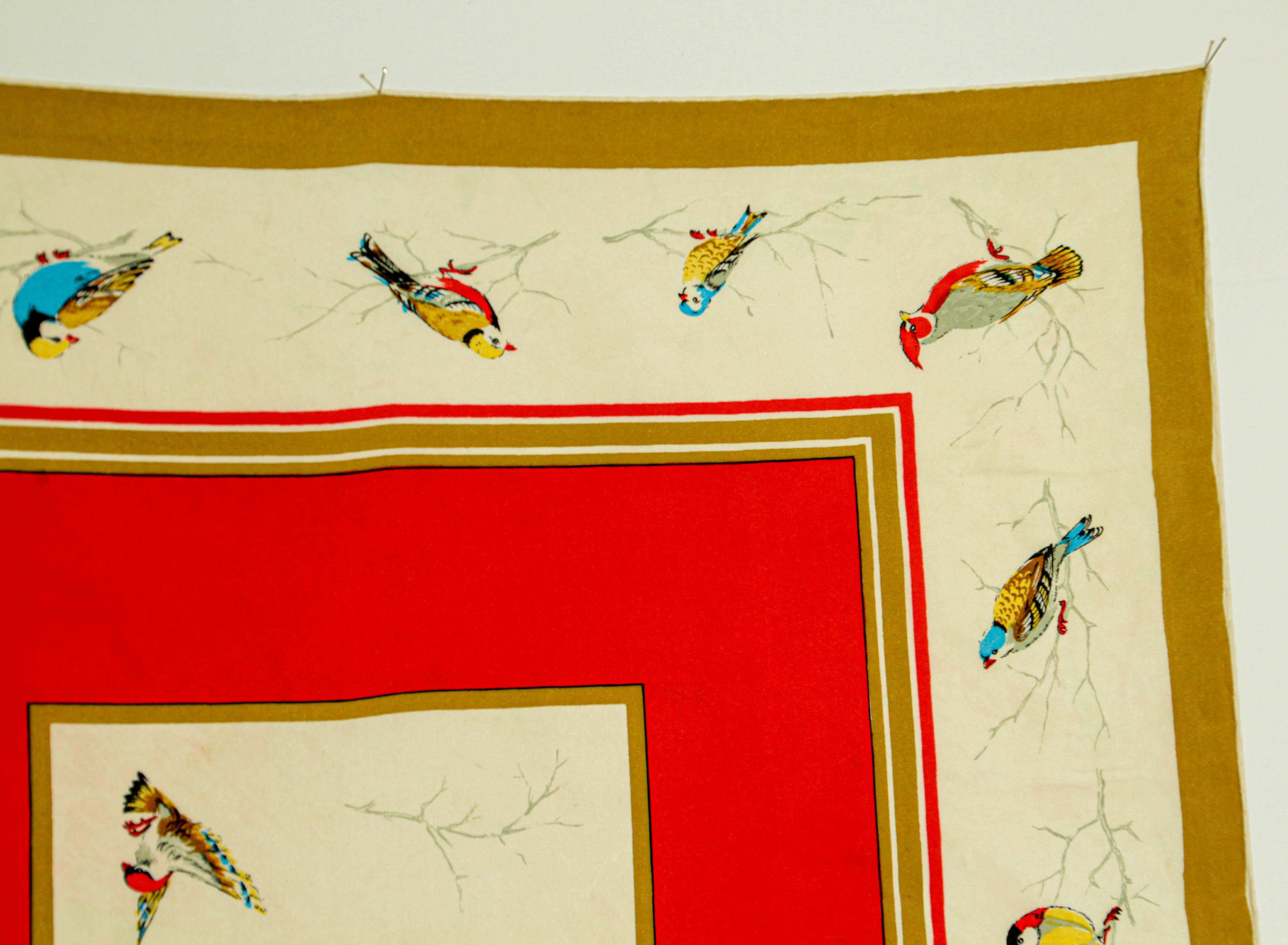 Britischer Seidenschal mit Jagdszenen-Motiv aus der britischen Vintage-Zeit mitcker- und Vogelmotiv im Angebot 1