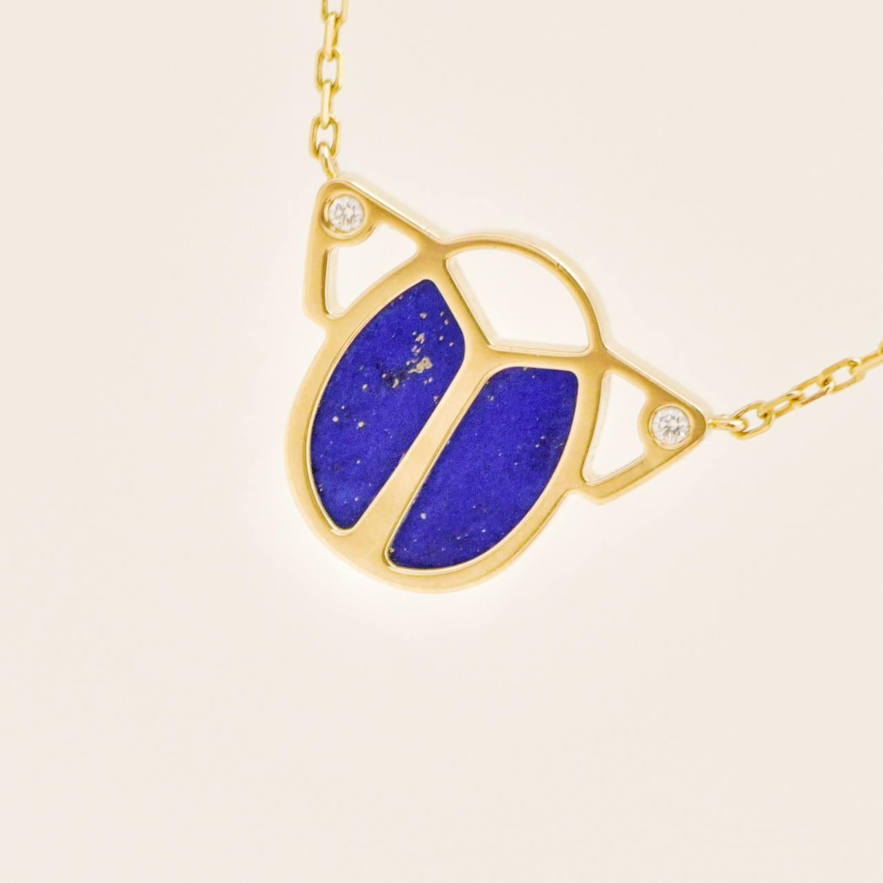 Collier pendentif en or jaune 18 carats Scarabée diamant Lapis Lazuli en vente 2