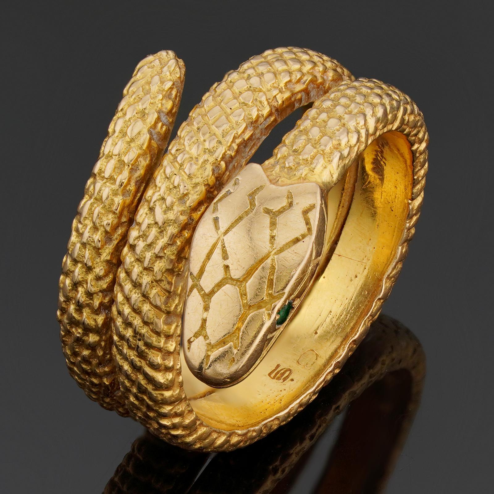 Cartier Serpenti Smeraldo Oro Giallo Anello Serpente Vintage in vendita su 1stDibs