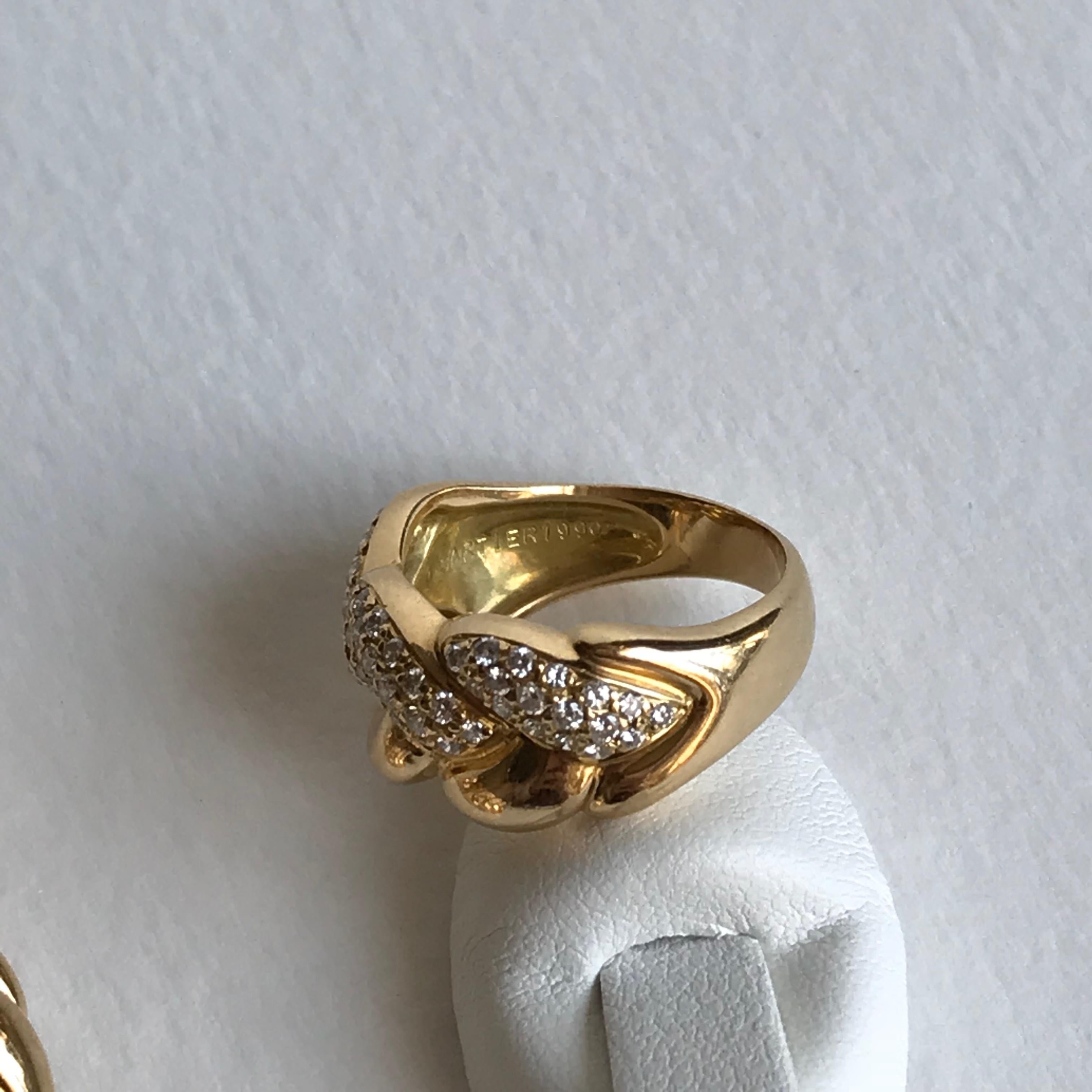 Cartier Set aus 18 Karat Gelbgold und Tresse-Diamanten Ohrringe und Ring im Angebot 7