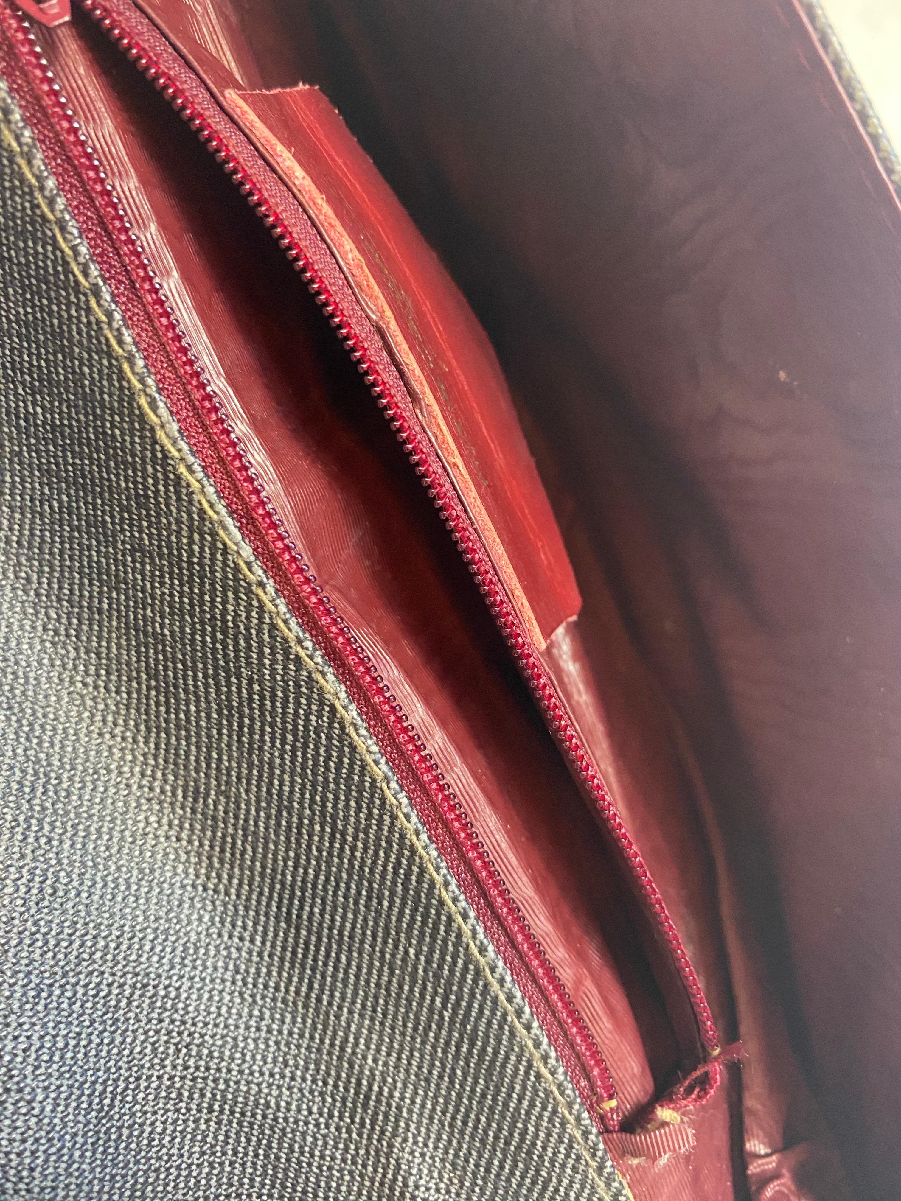 Cartier shoulder bag. For Sale 9