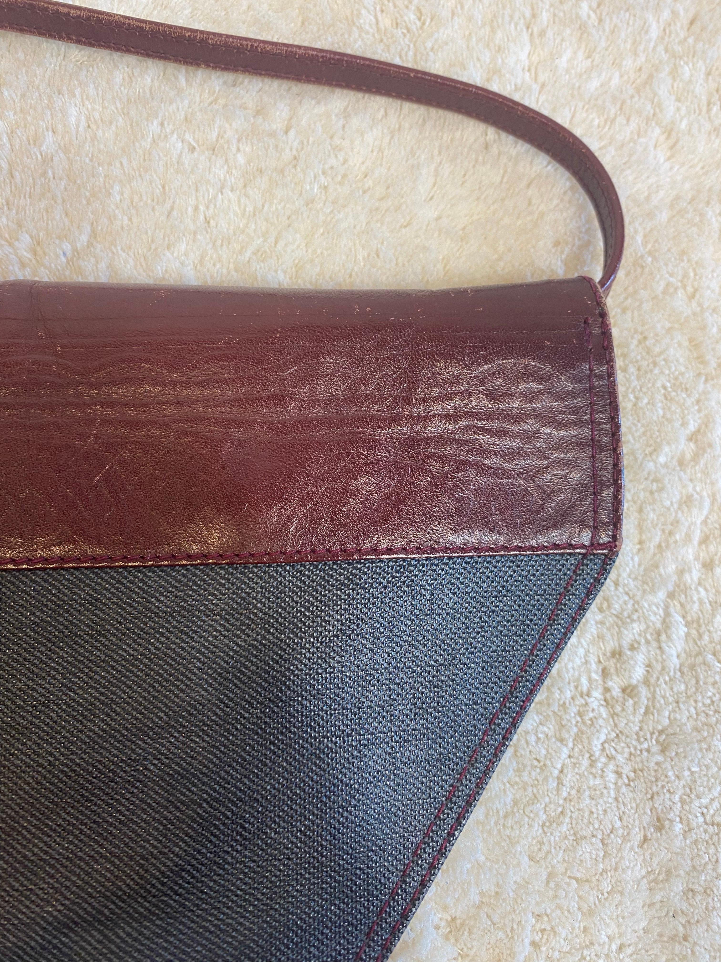 Cartier shoulder bag. For Sale 4