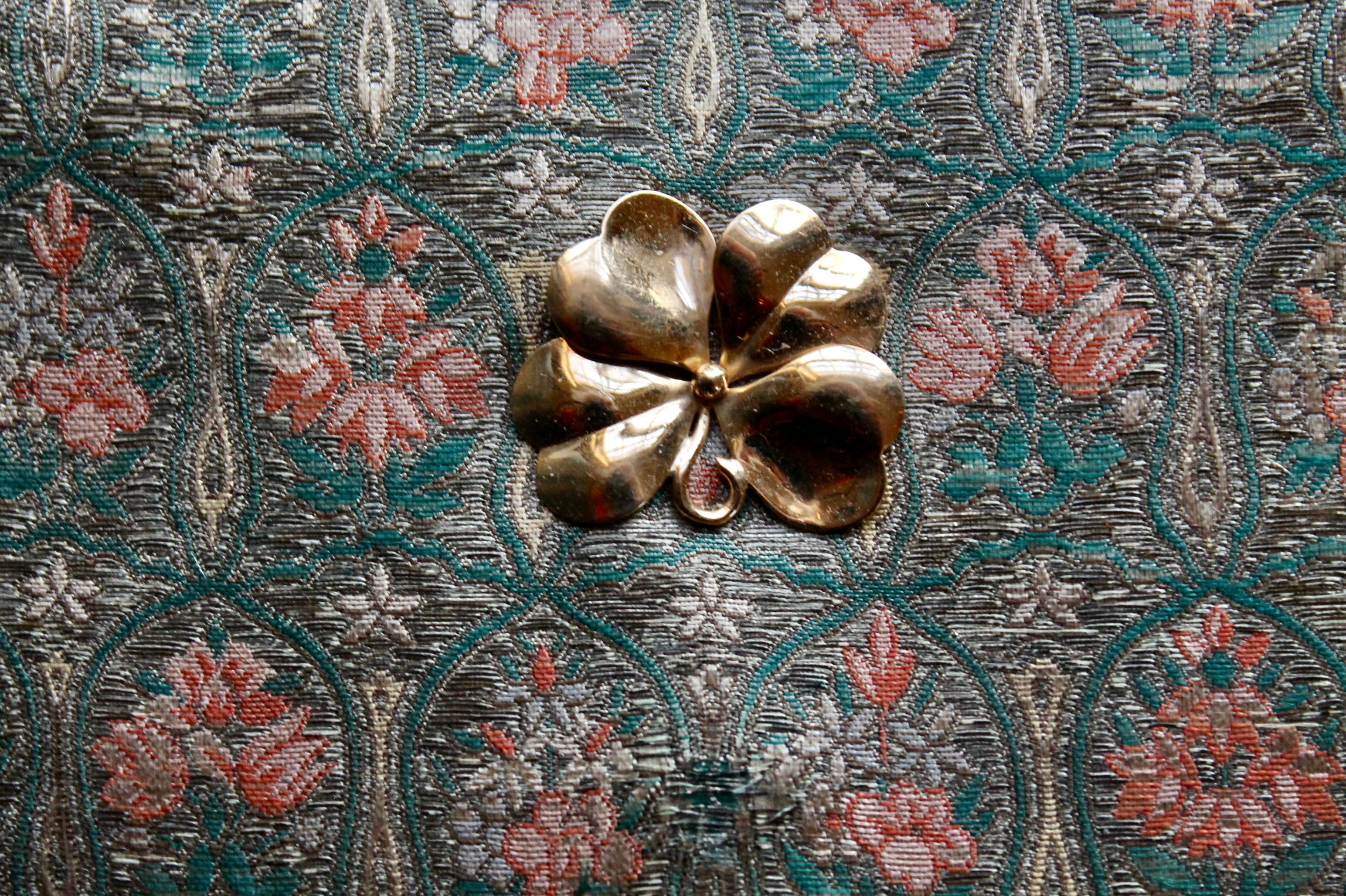 Cartier Silk Evening Bag, with gold clasp In Good Condition For Sale In Sharon, CT