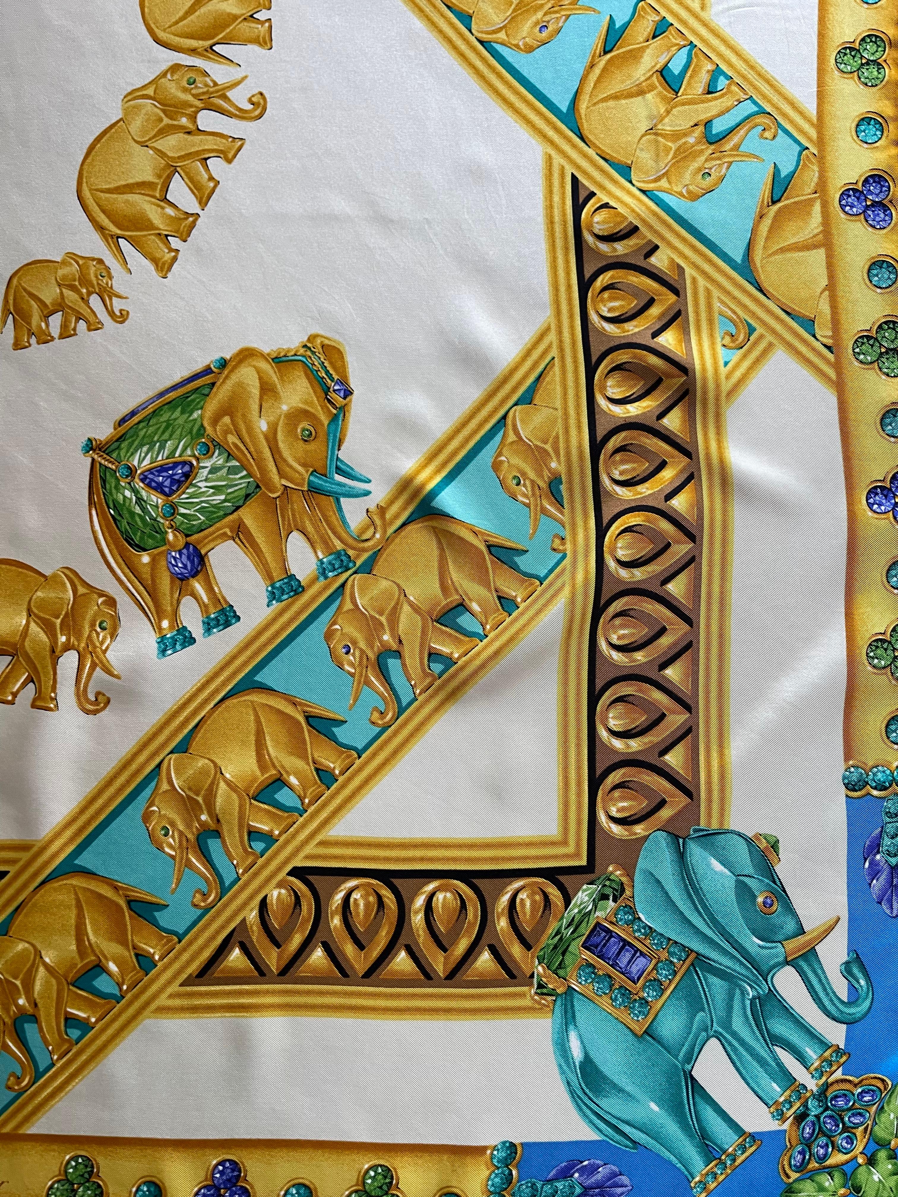 Cartier Seidenschal Multi Elefant „Must Be Cartier“ aus Seide für Damen oder Herren im Angebot