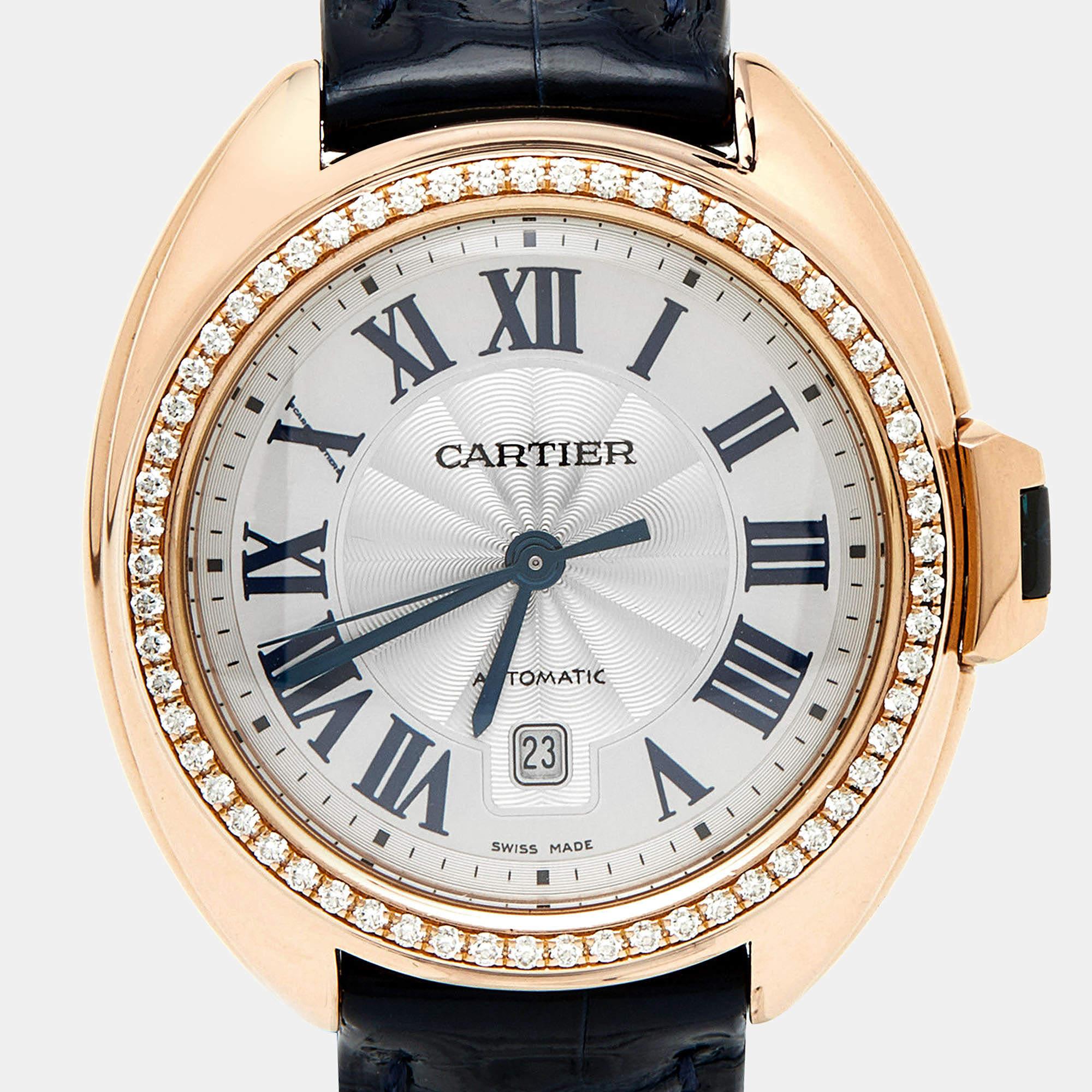 Cartier's Clé de Cartier WJCL0047 is an example of minimalist elegance. It is imbued with classic elements and Cartier's history of meticulous craftsmanship. This stunning luxury watch for women pairs an 18k rose gold case with an alligator leather