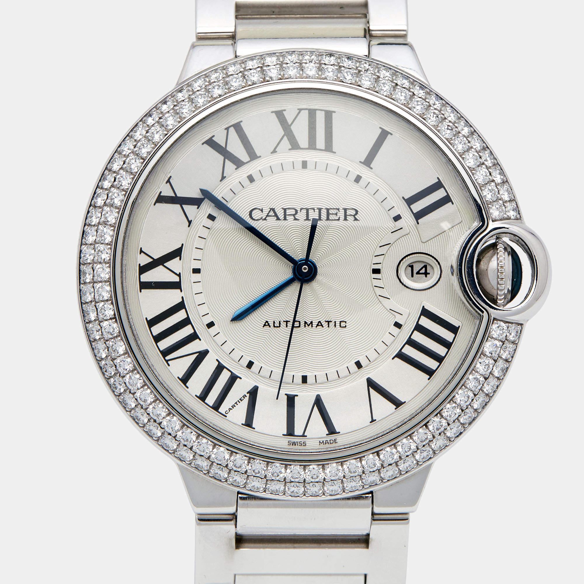 First created in 2007, the Cartier Ballon Bleu watch is a song of details and harmony. The now-iconic watch gets its identity from the guarded blue bubble of the winding crown on the side. The Ballon Bleu WE9009Z3 watch we have here is for men, and