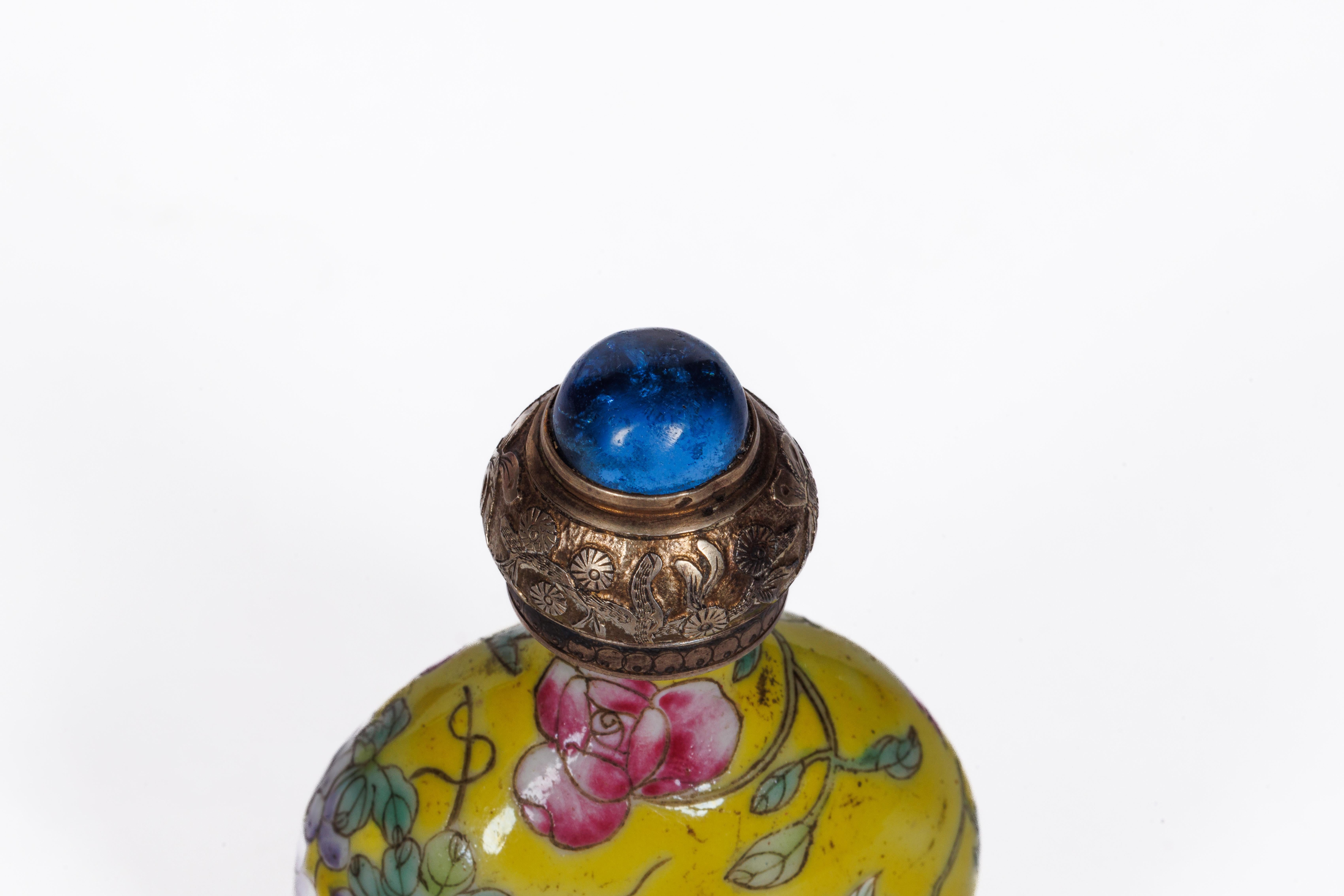 Cartier Silver-Mounted Chinese Porcelain Snuff Bottles in Original Box For Sale 4