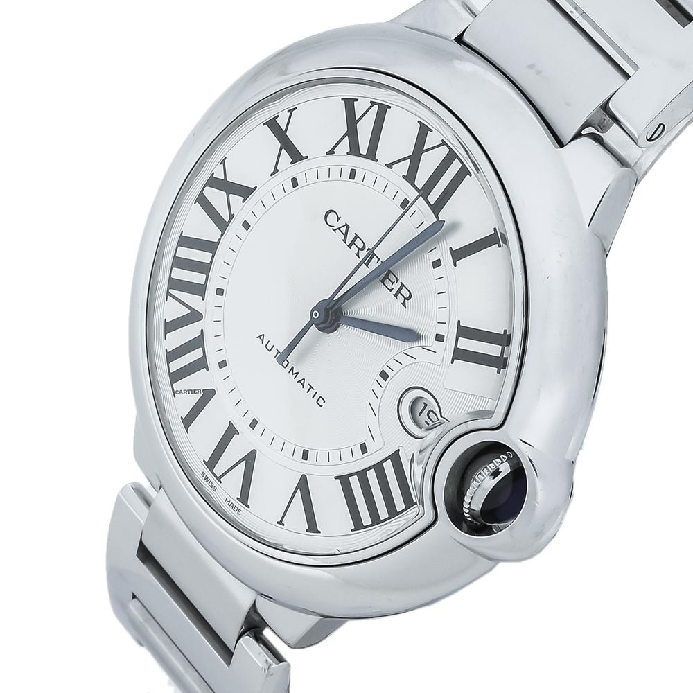 This elegant timepiece from Cartier takes its name, Ballon Bleu, from the fluted crown set with the blue spinel cabochon, which appears floating like a balloon, lying on the side. Crafted with excellent precision, the watch imparts an understated