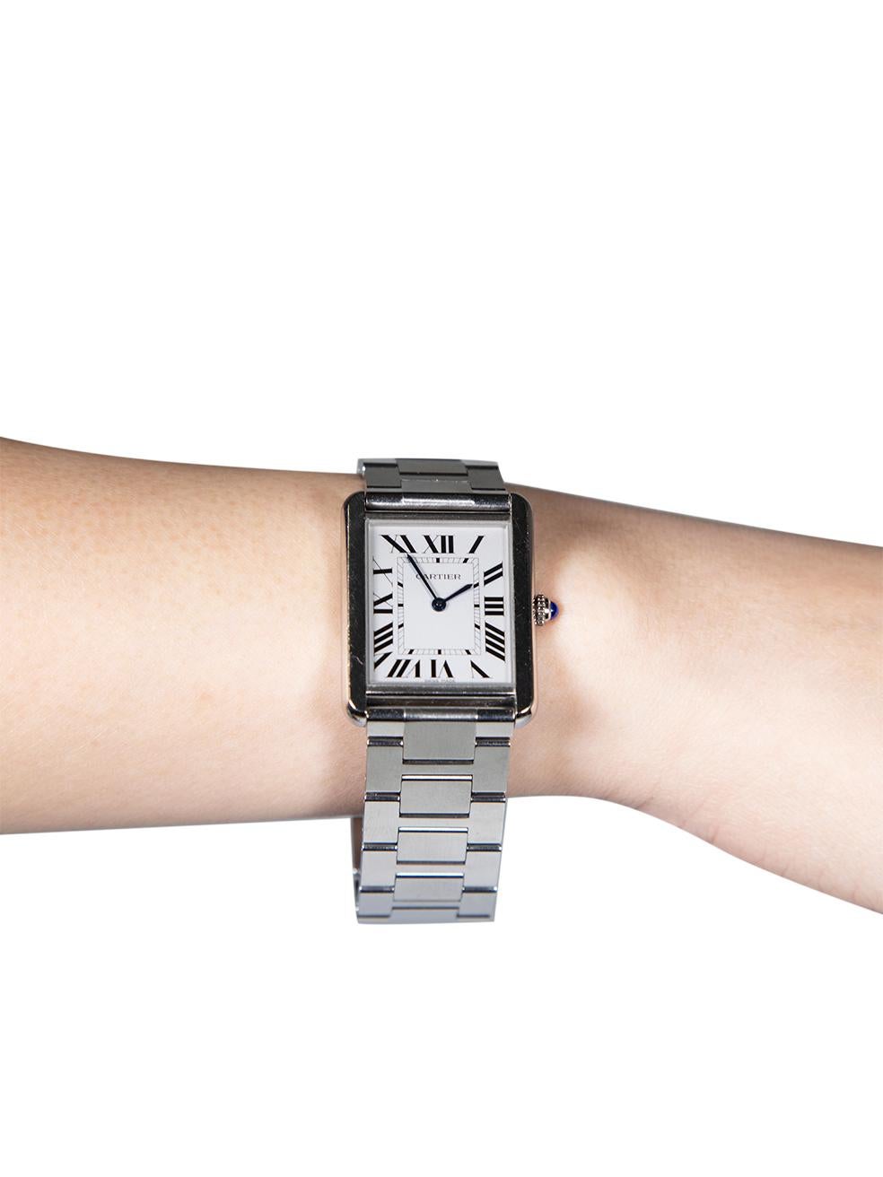 CONDIT ist sehr gut. Minimale Abnutzung der Uhr ist offensichtlich. Minimale Kratzer auf dem gesamten Stahl Hardware auf dieser gebrauchten Cartier Designer Wiederverkauf Artikel. Dieser Artikel wird mit Originalverpackung geliefert.
 
 
 
