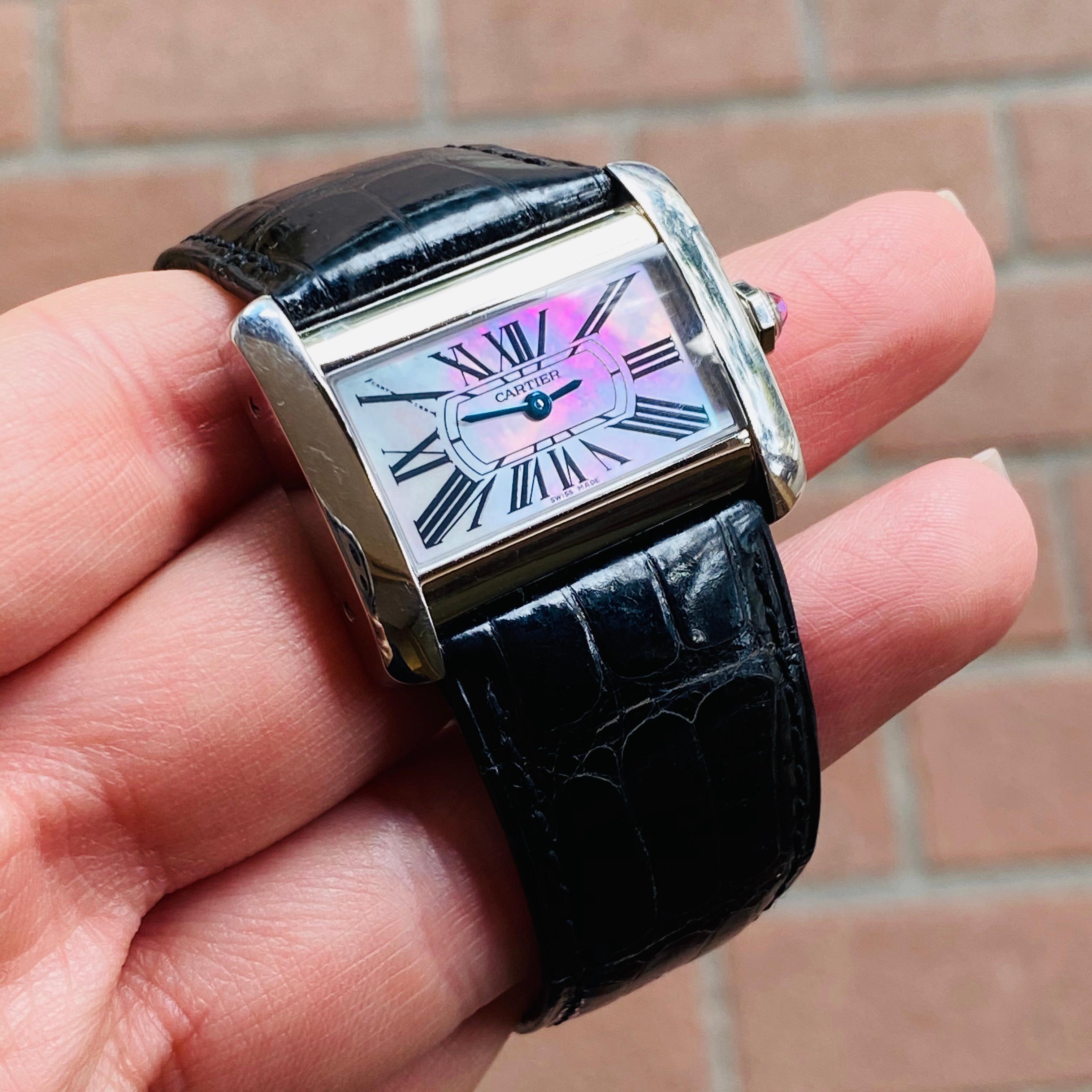 Cartier: Stahl-Quarz-Uhr #2599 mit rosa Cabochon-Zifferblatt und Perlmutt-Zifferblatt von Cartier im Angebot 3