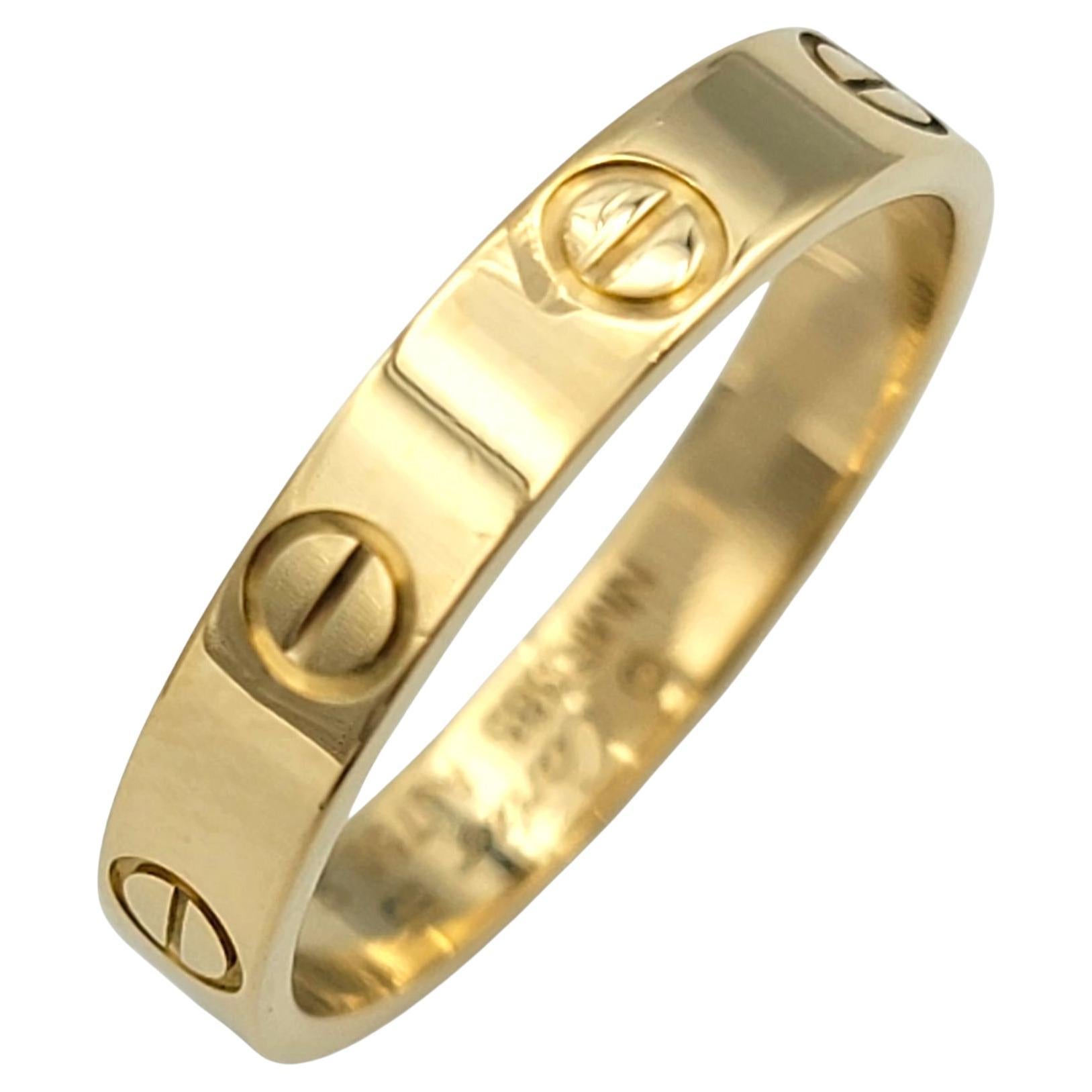 Anello Cartier modello piccolo LOVE in oro giallo lucido 18 carati misura 55 in vendita 1