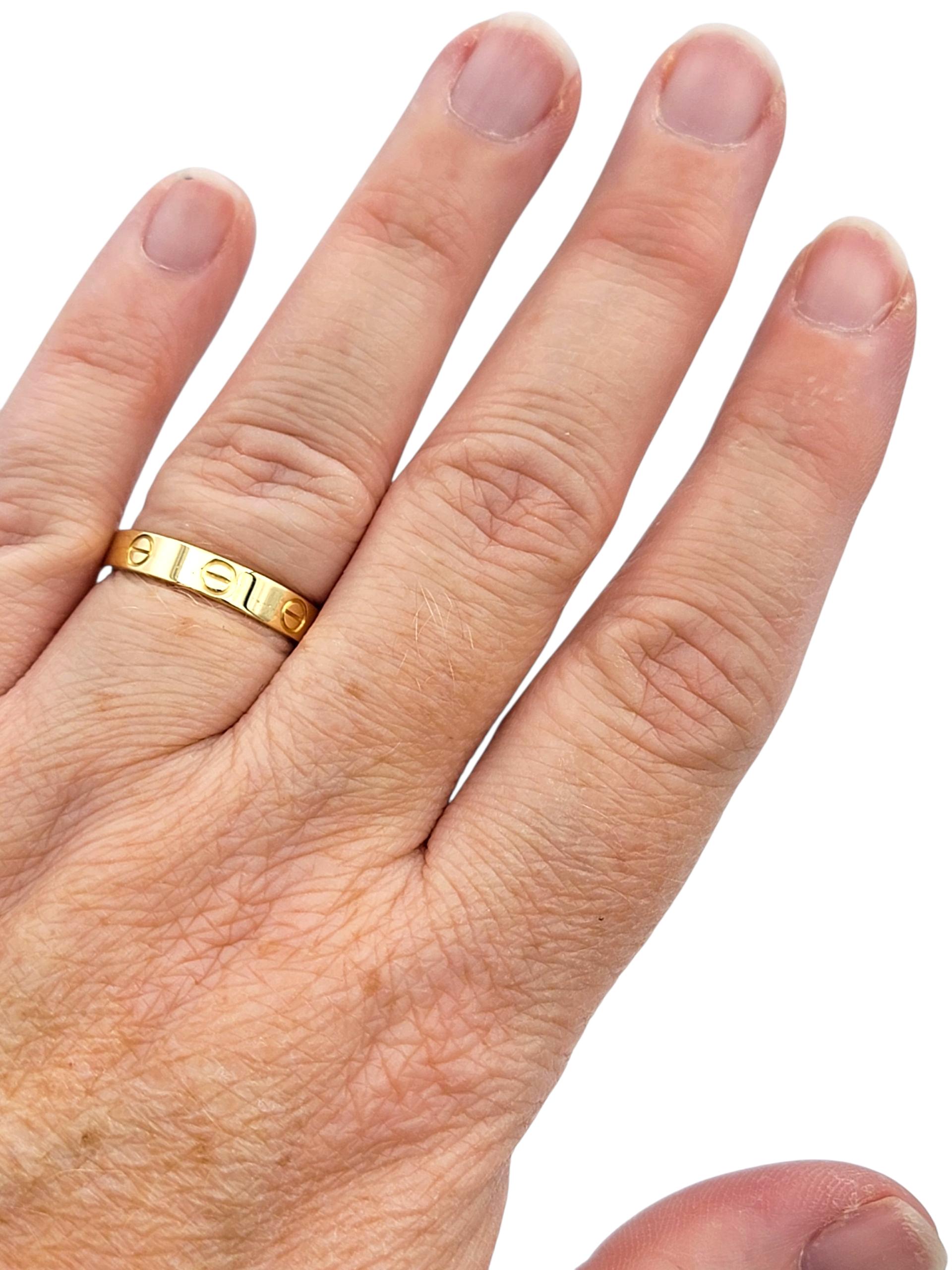 Anello Cartier modello piccolo LOVE in oro giallo lucido 18 carati misura 55 in vendita 2