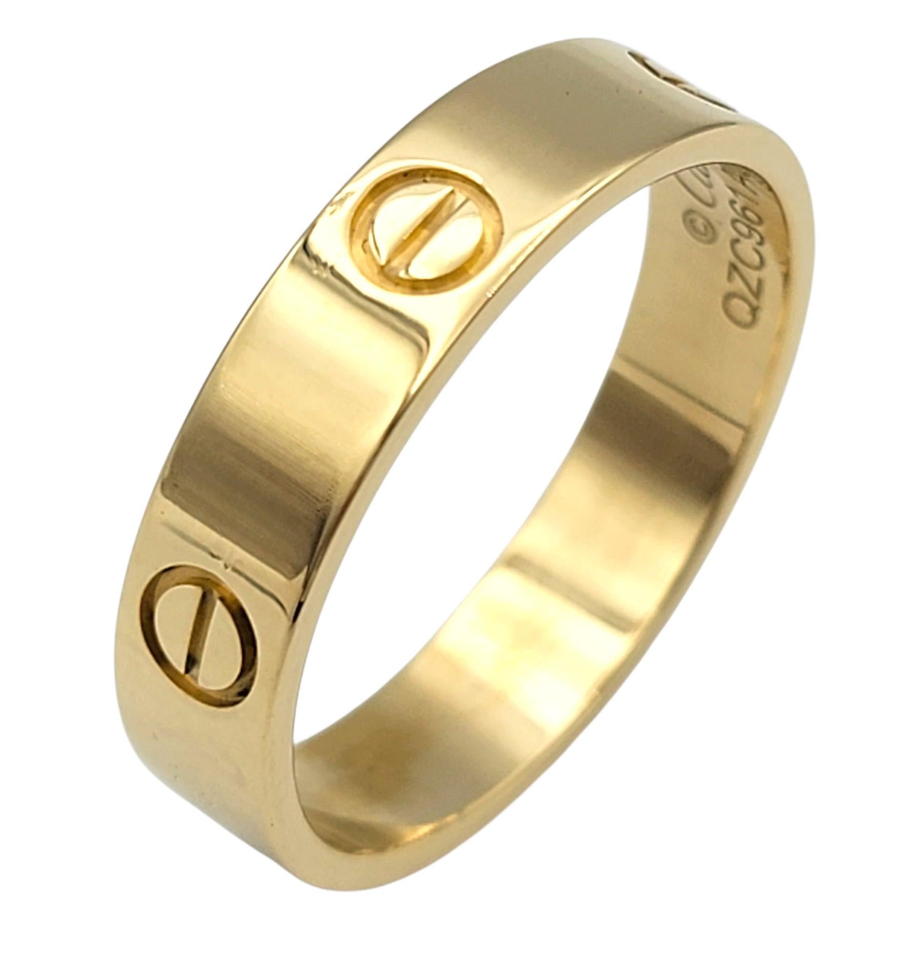 Anello Cartier Small Model Unisex Love Band in oro giallo 18 carati, misura 68 In condizioni buone in vendita a Scottsdale, AZ