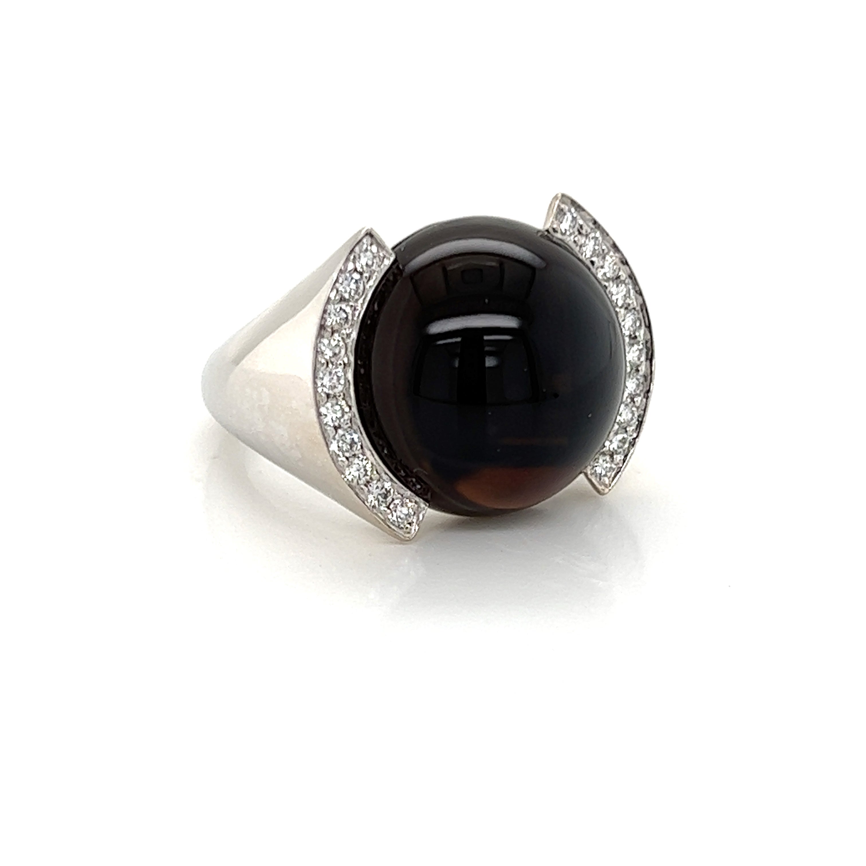 Cartier, bague cocktail en or blanc 18 carats avec quartz fumé et diamants - Taille 6 en vente