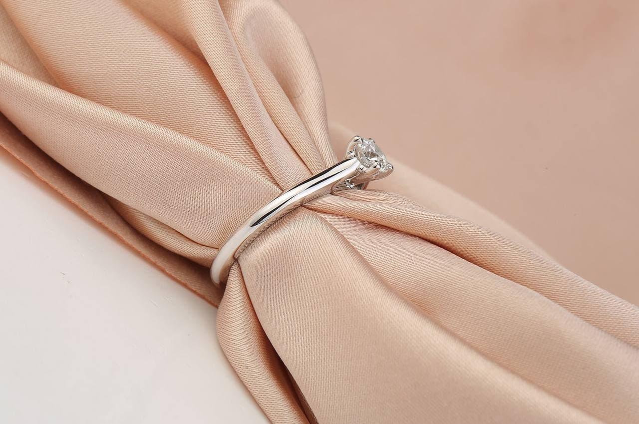 Women's Cartier Solitaire 0.50 Carat Diamond Platinum Engagement Ring