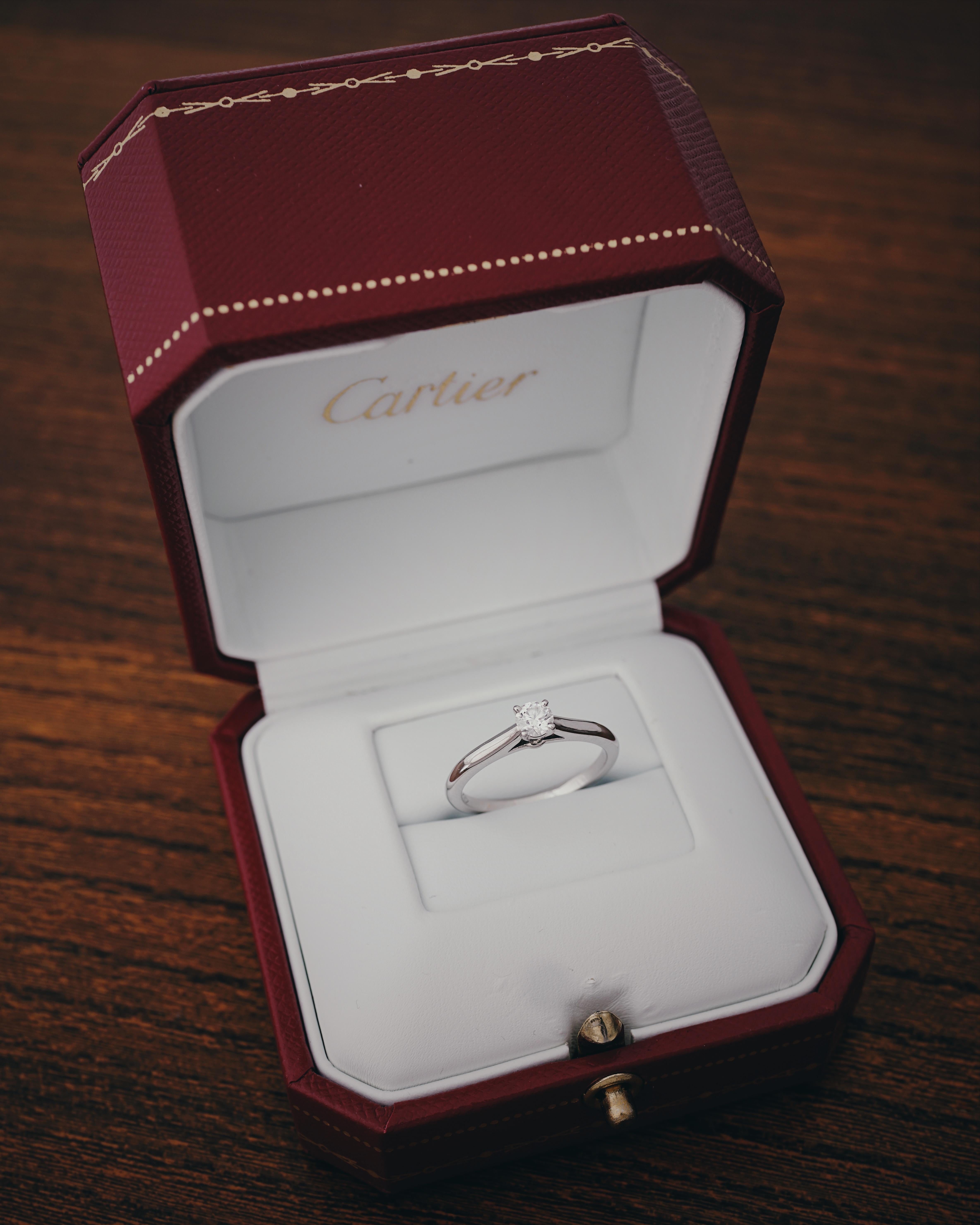Cartier, Solitario 1895 Anillo de diamantes talla redonda GIA 0,21 quilates E/VVS2 Corte redondo