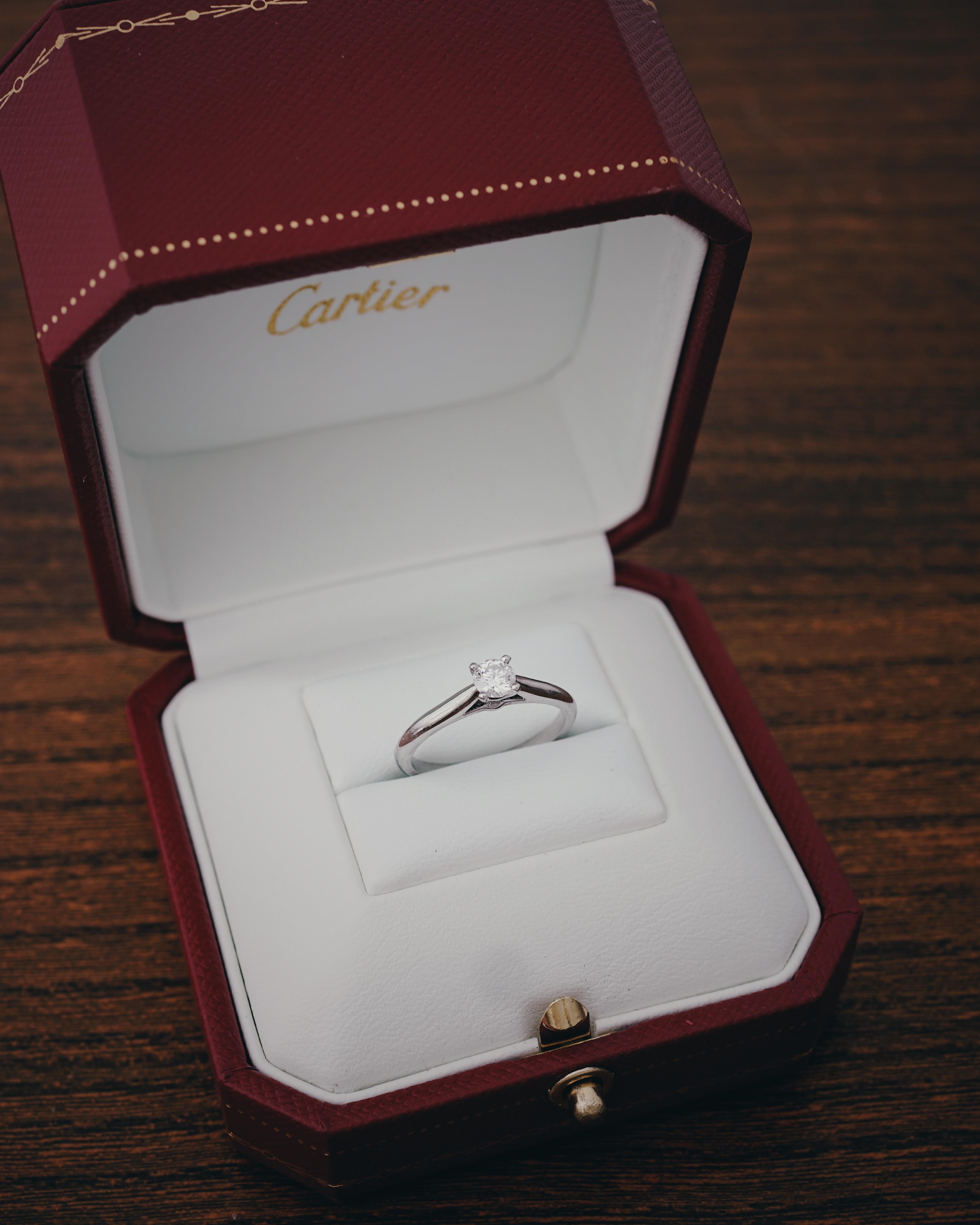 Cartier, Solitaire 1895 Round Cut GIA 0.23 Carat D/VVS2 Diamond Ring For Sale 1