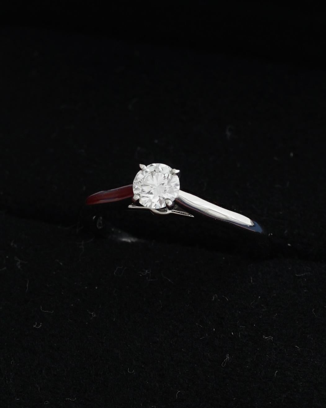 Cartier, Solitaire 1895 Round Cut GIA 0.27 Carat F/VVS2 Diamond Ring In Excellent Condition For Sale In Paris, FR