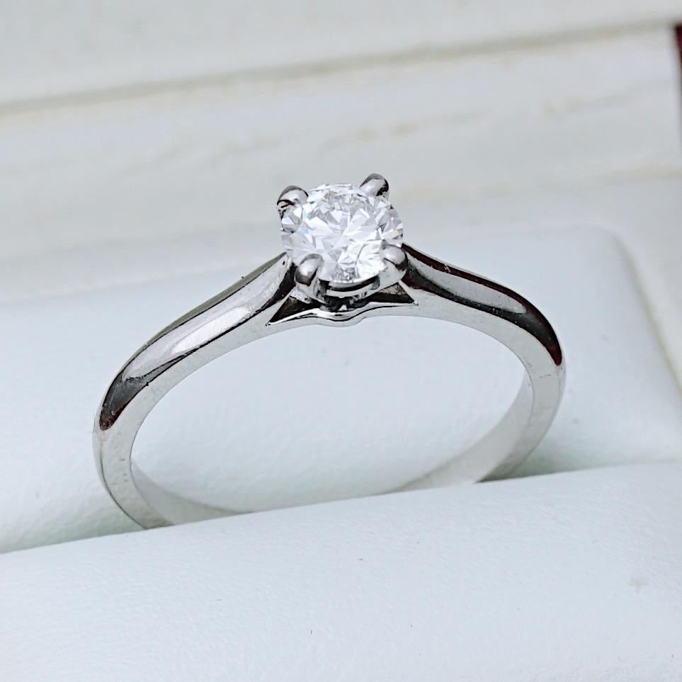 Cartier, Solitaire 1895 Round Cut GIA 0.35 Carat F/IF Diamond Ring In Excellent Condition In Paris, FR