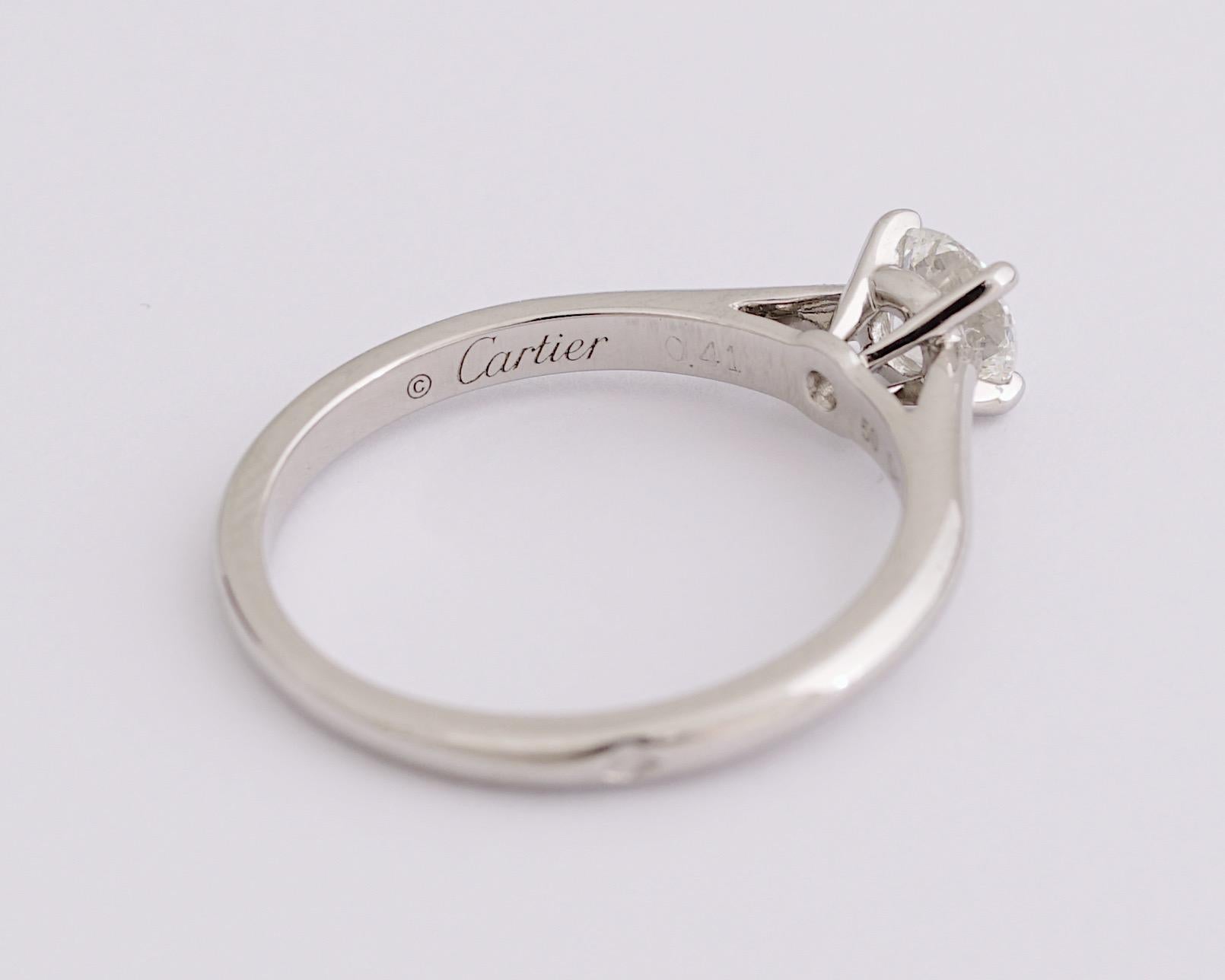 Donna Cartier, Anello con diamante solitario 1895 taglio rotondo GIA 0,41 Carati H/VS1 in vendita