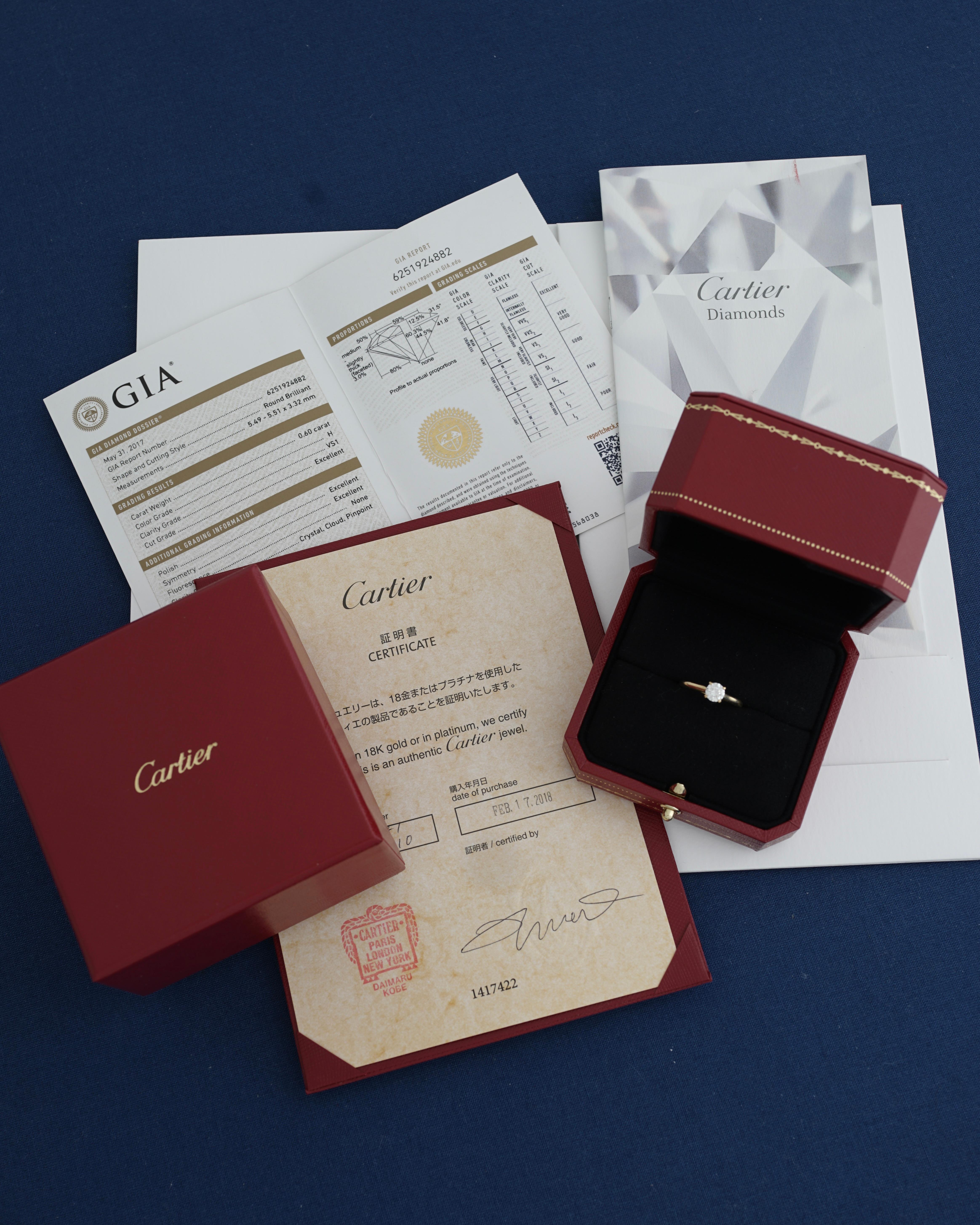 Cartier, Solitaire 1895,
Rare monture en or jaune.
Coupe brillante ronde
Certifié GIA 0,60 carat, couleur H et clarté VS1 et qualité Triple X. 
Monté en or jaune 18 carats.
Signé Cartier, et numéroté. Taille 51 (US 5 3/4).
Numéro GIA inscrit,