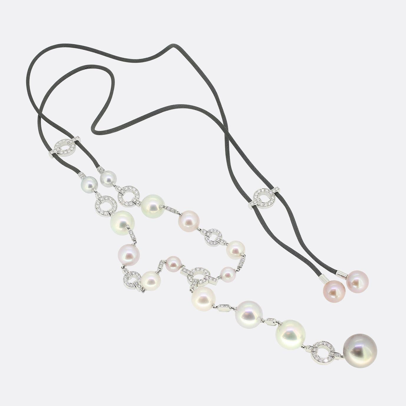 Here we have a truly wonderful necklace from the luxury jewellery designer Cartier. The necklace features sixteen beautiful south sea pearls that vary in size and colour. The largest pearl is a dark tone, sits at the bottom and is 16.5mm in