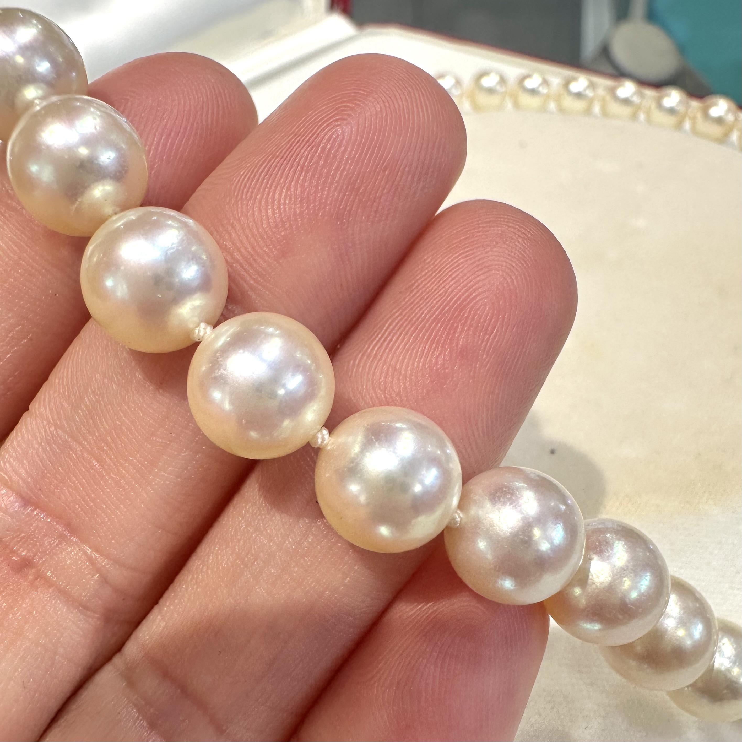 Brand: Cartier
Style: Pearl Necklace
Pearl Dimensions: approx. 9mm
Length: 18.5 inches
Material: Yellow Gold
Metal Purity: 18k
Includes: Original Box