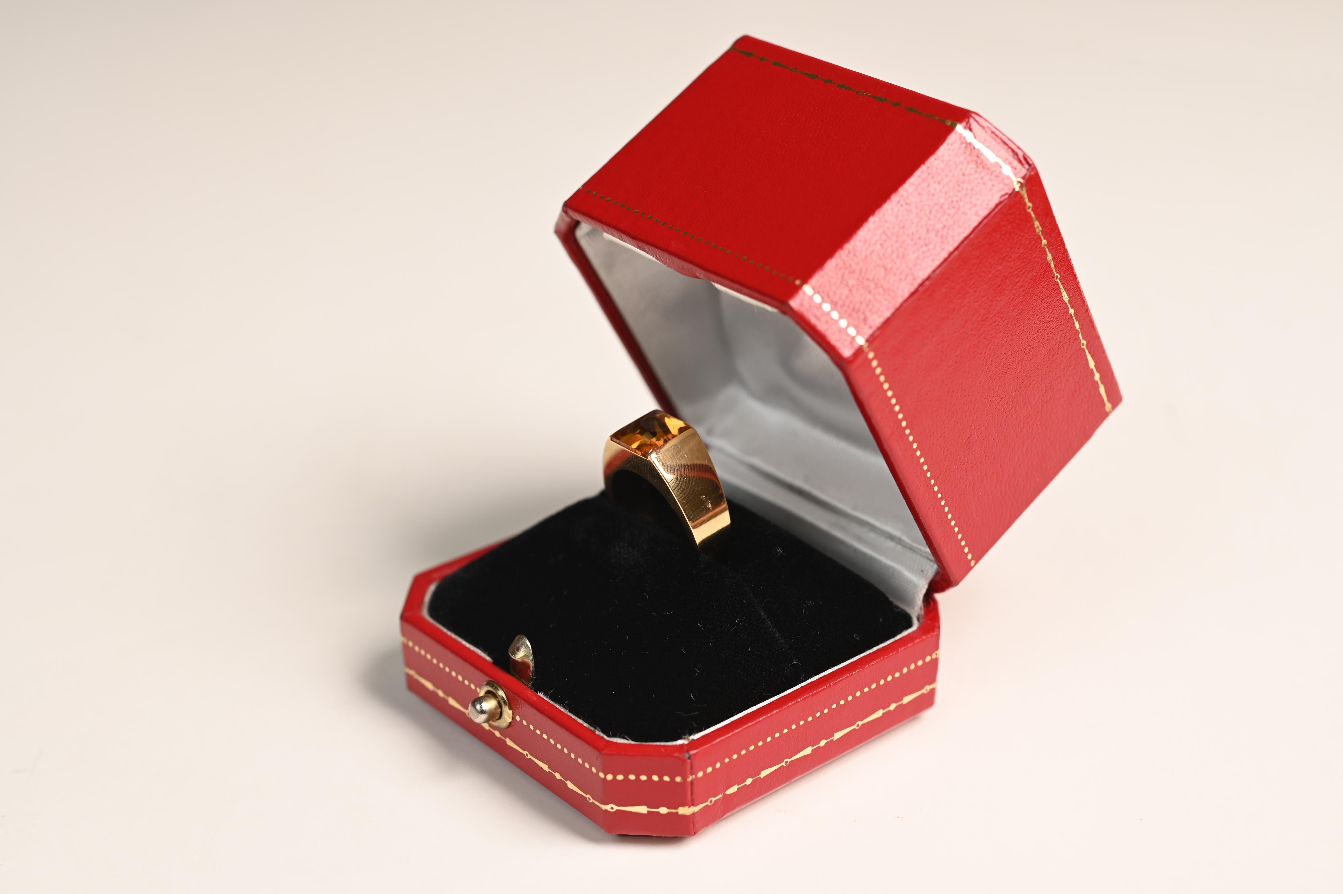 Cartier Ring aus 18 Karat Gelbgold mit natürlichem Citrin im Quadratschliff (ca. 0,80 Karat) (Carréeschliff) im Angebot