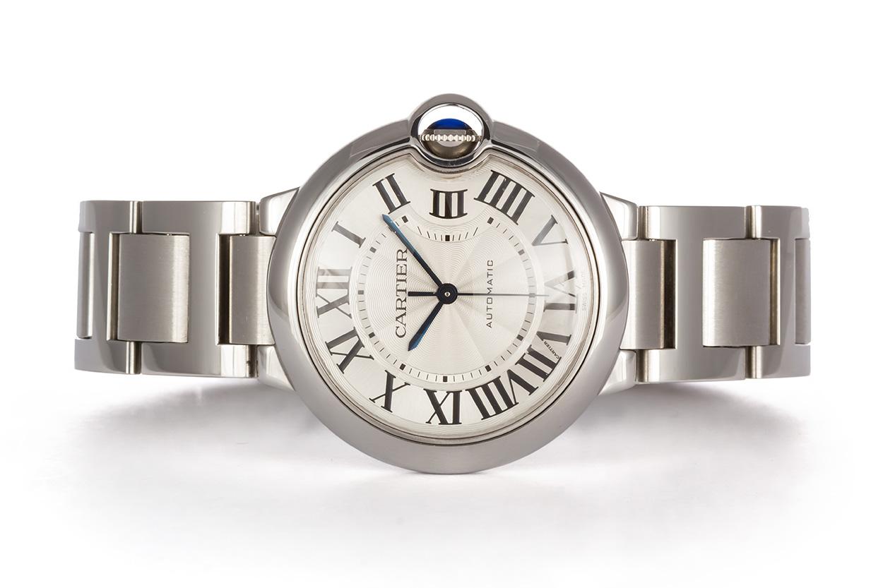 We are pleased to offer this Authentic 2015 Cartier Ballon Bleu 36mm Stainless Steel Automatic Watch W6920046 3284. This watch features a 36mm stainless steel case and beautiful silvered roman dial. It comes complete with the original Cartier box &