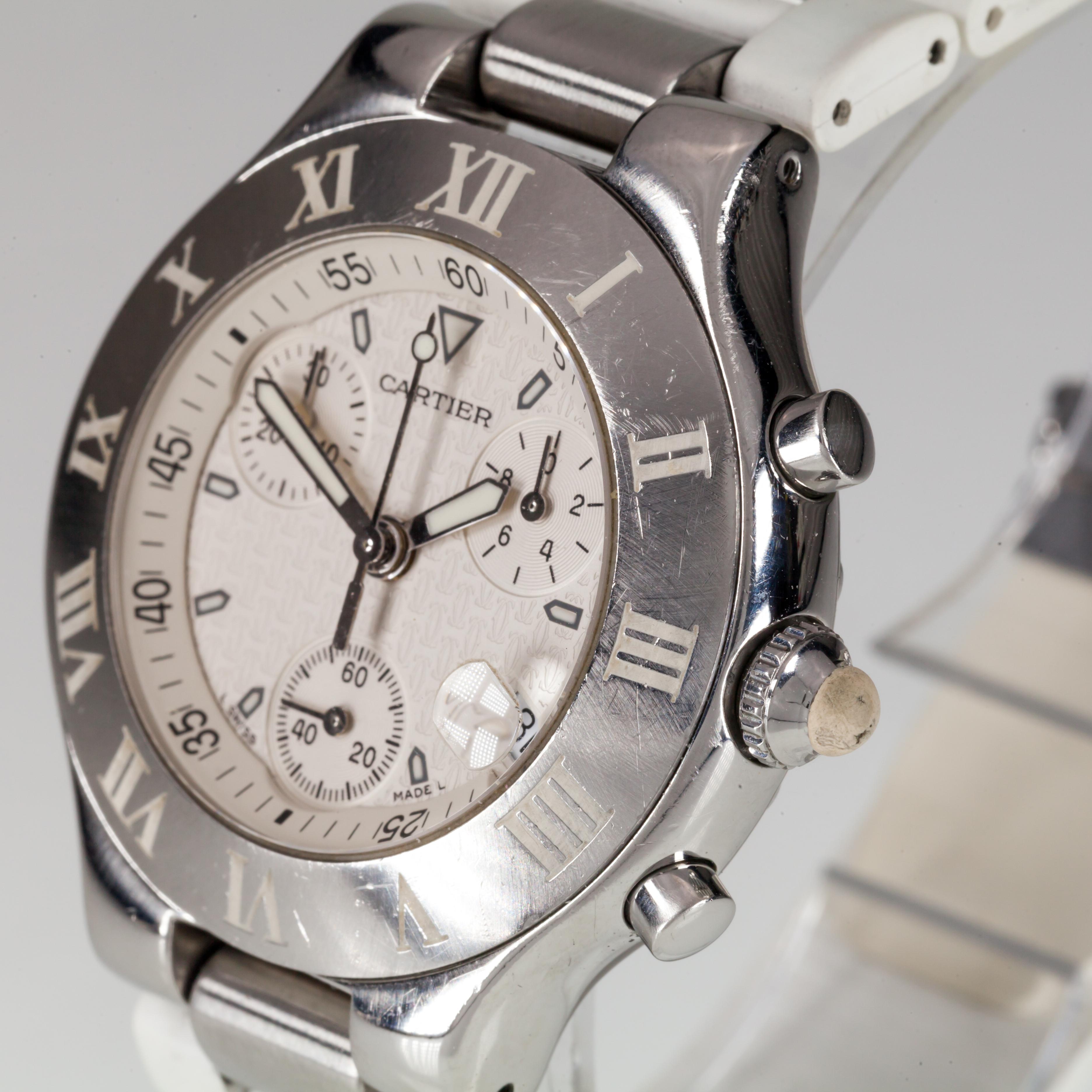 Cartier: Edelstahl-Chronoscaph-Quarzuhr mit weißem Band, 2424 im Angebot 1