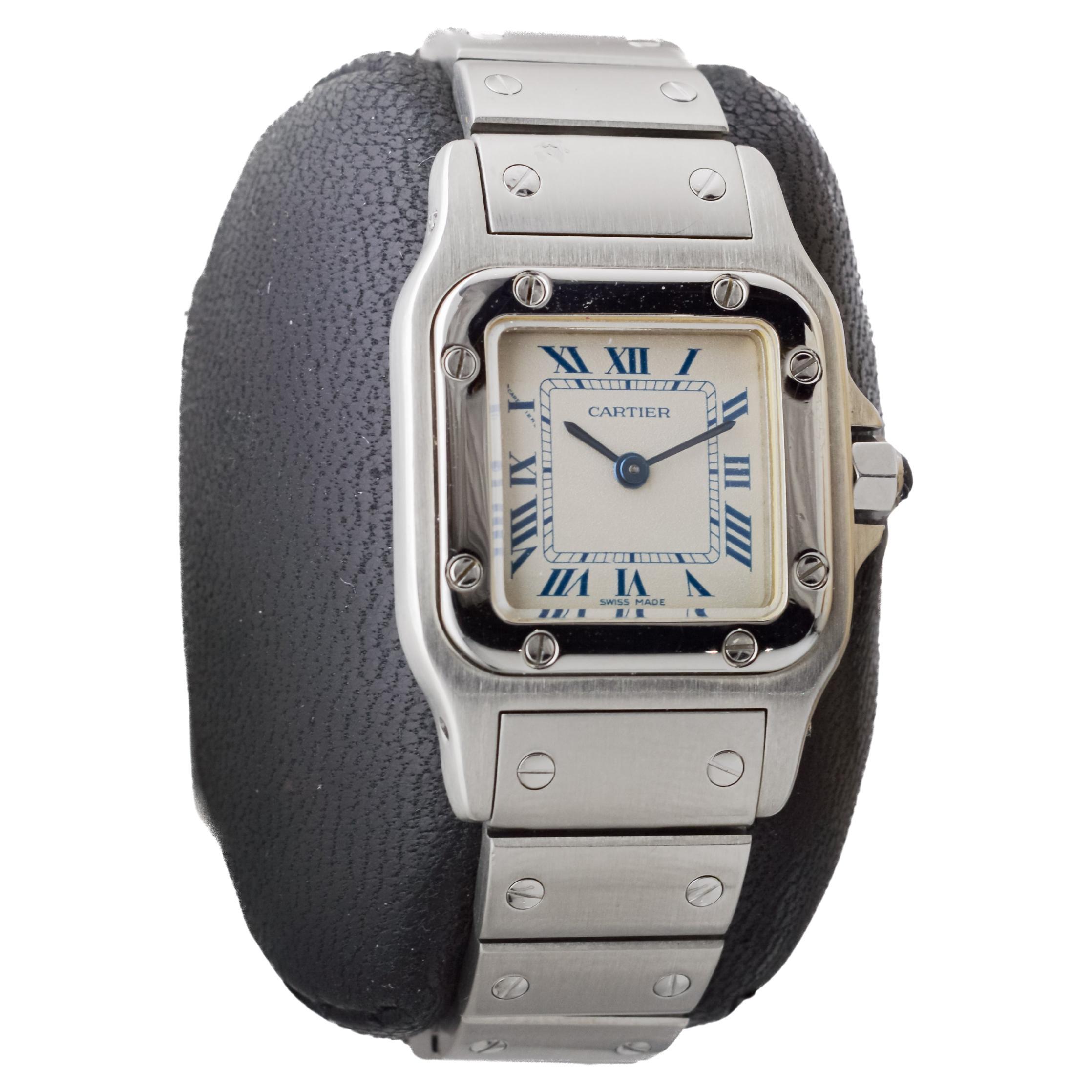 Cartier Stahl Stahl Quarz Santos mit einem Original-Armband aus dem Jahr 2000's im Zustand „Hervorragend“ in Long Beach, CA