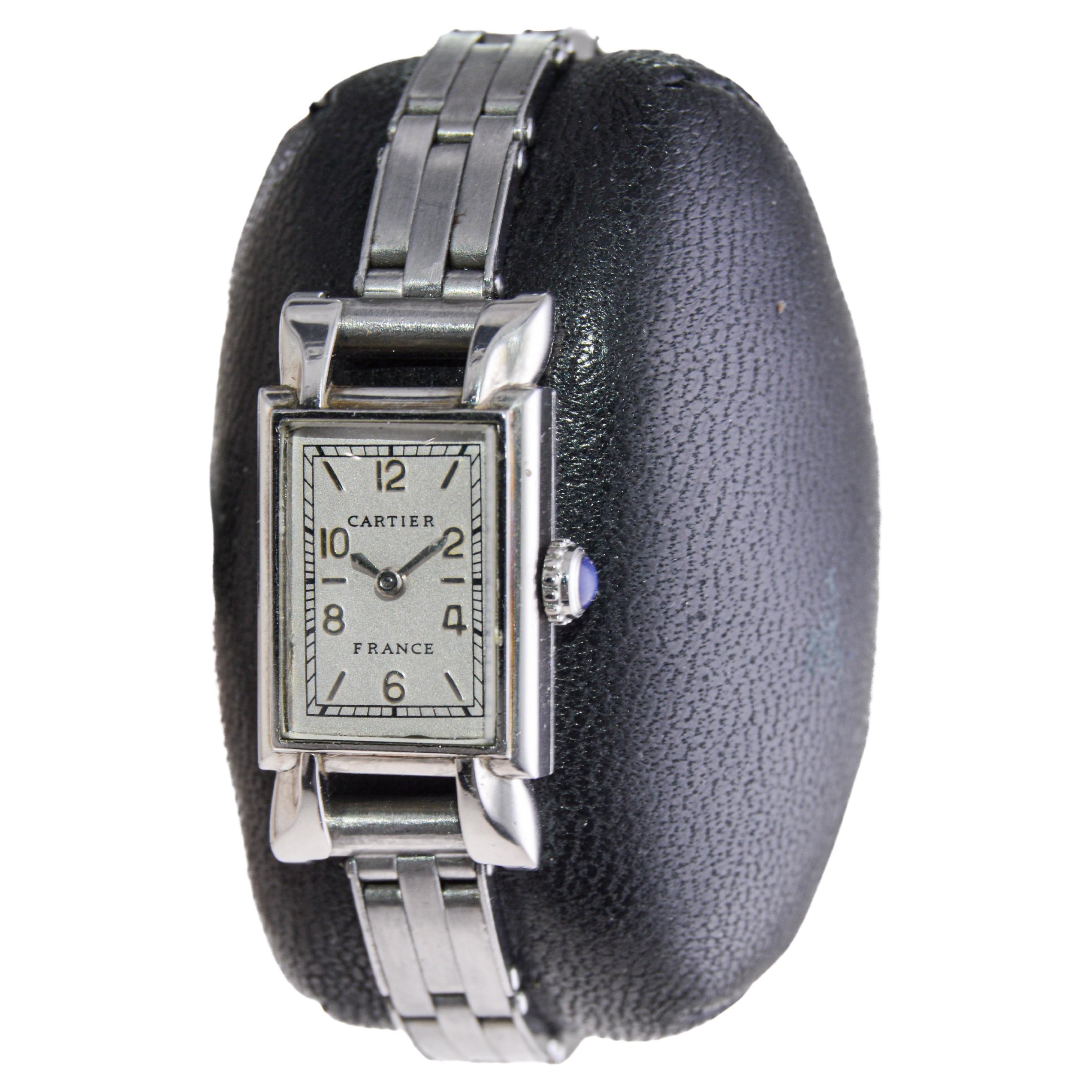 Cartier Stahl Art Deco Damenuhr 1940er Jahre mit Original Gay Freres Armband im Zustand „Hervorragend“ in Long Beach, CA