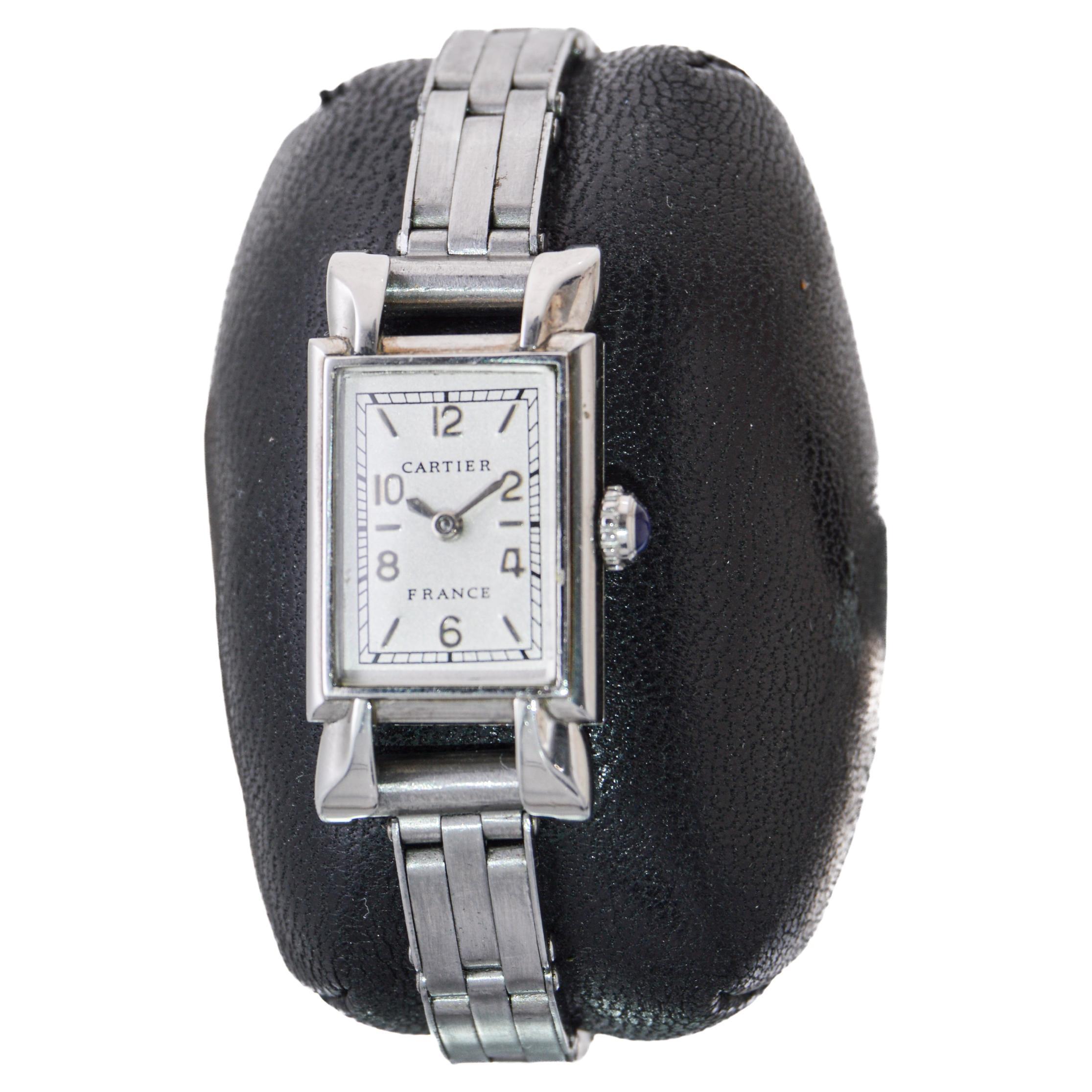 Cartier Stahl Art Deco Damenuhr 1940er Jahre mit Original Gay Freres Armband für Damen oder Herren