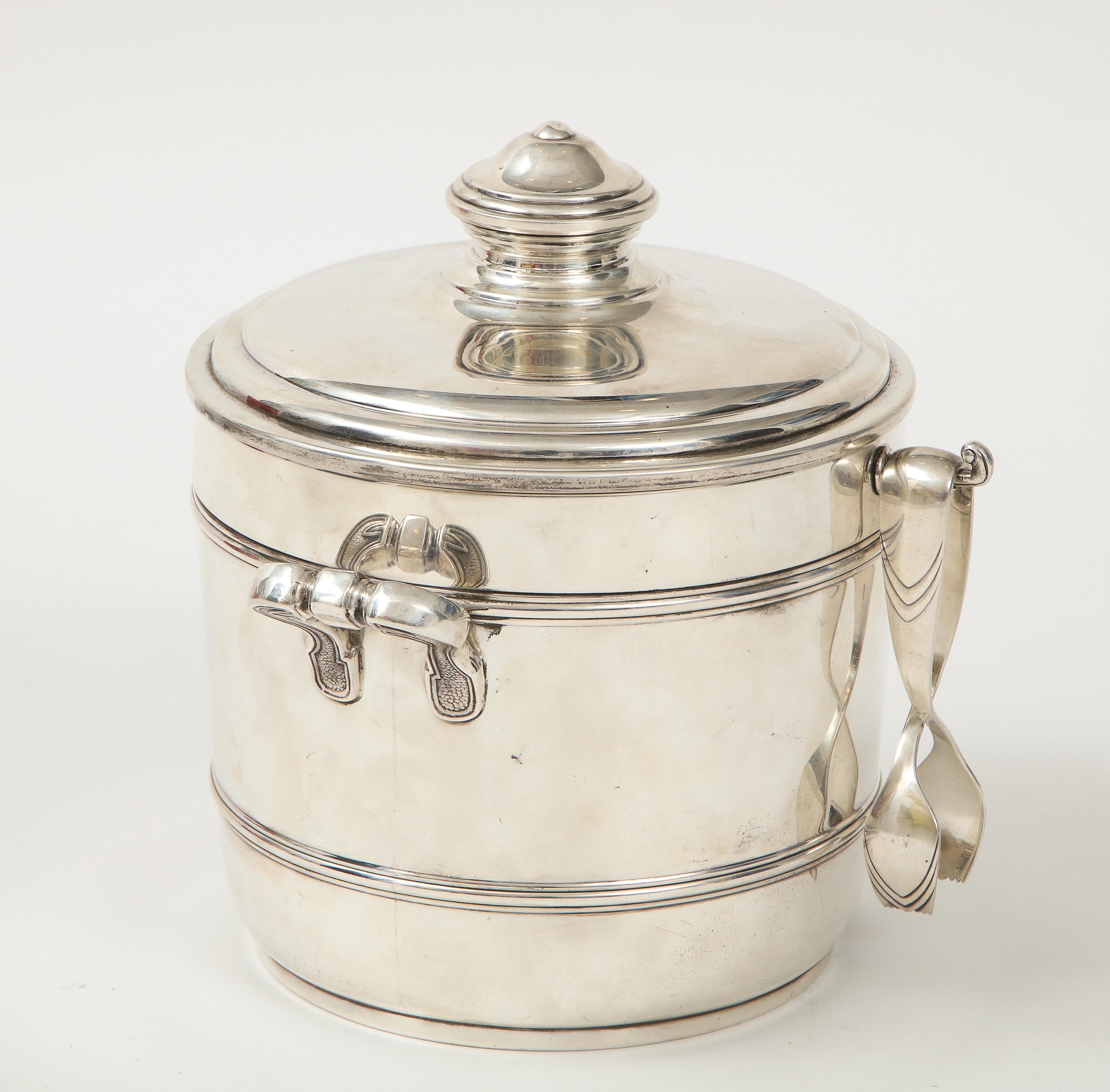 Cartier Sterling Silver Art Deco Ice Bucket with Ice Tongs and Original Box In Good Condition In New York, NY