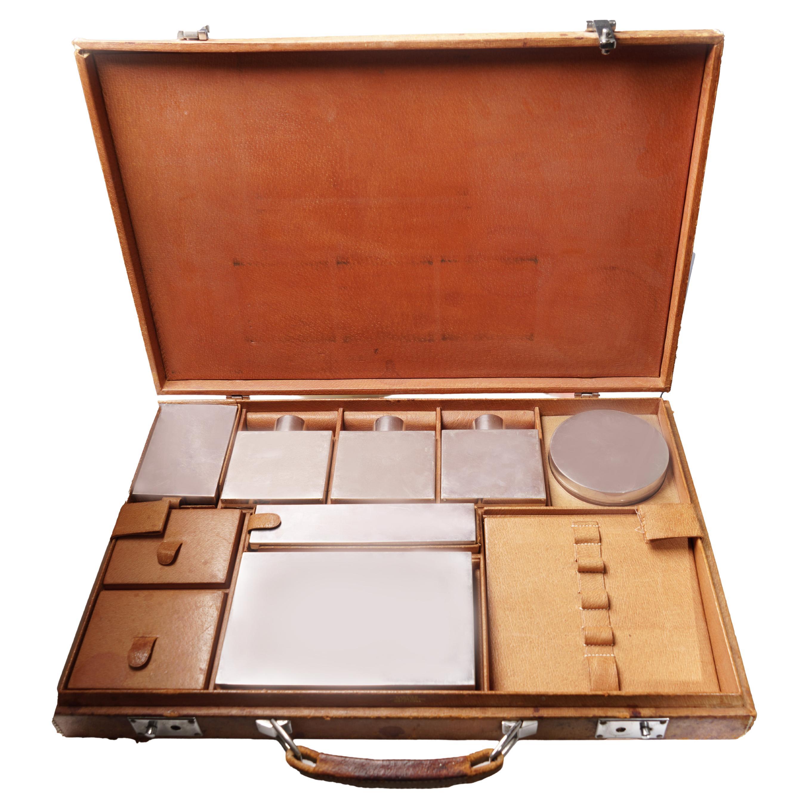 Vanity Case en cuir ajusté pour homme de Cartier en argent Sterling en vente