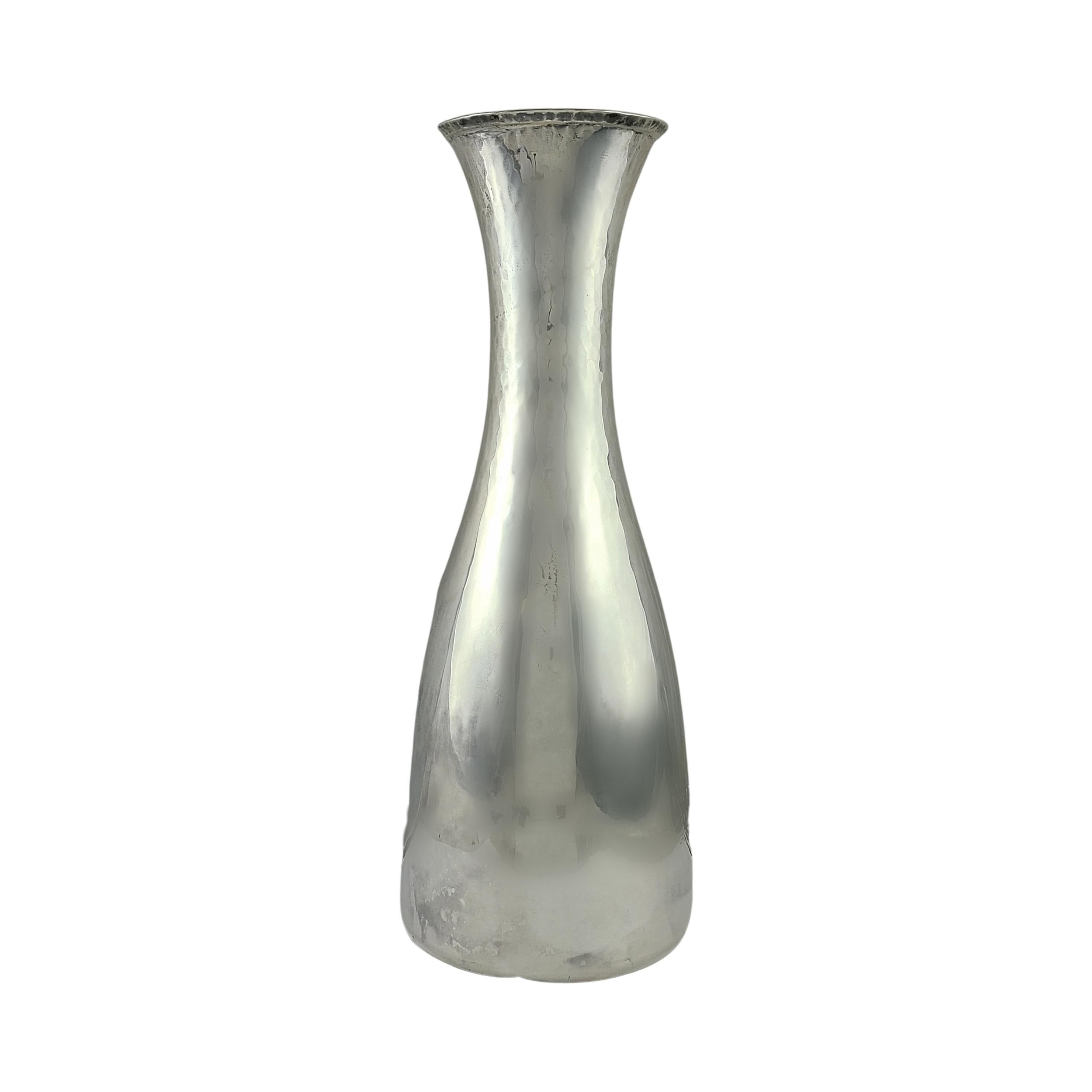 Vintage Karaffe/Vase aus Sterlingsilber von Cartier mit Gravur.

Gravur: 
