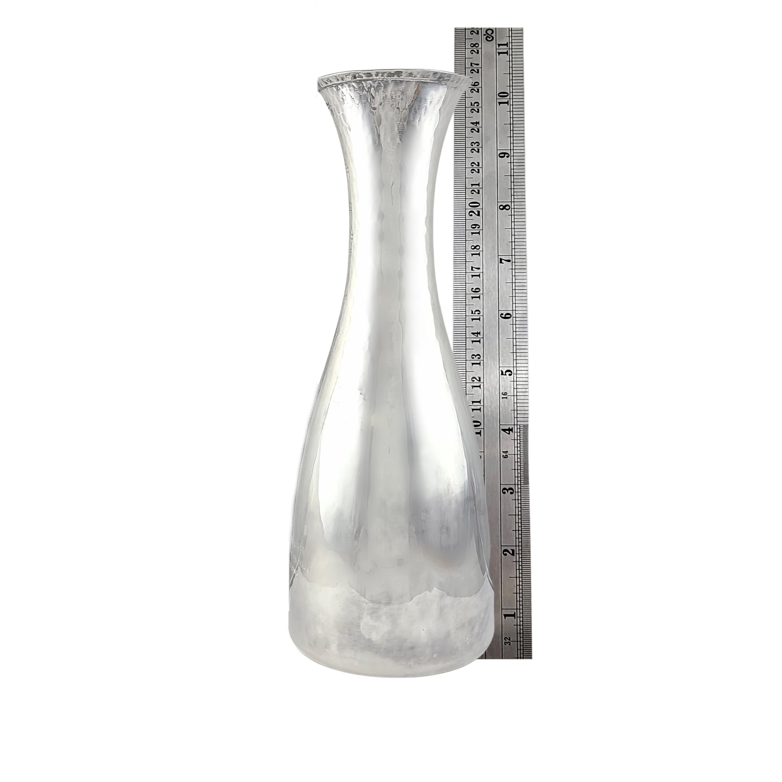 Gehämmerte Karaffe/Vase aus gehämmertem Sterlingsilber von Cartier mit Gravur im Angebot 5