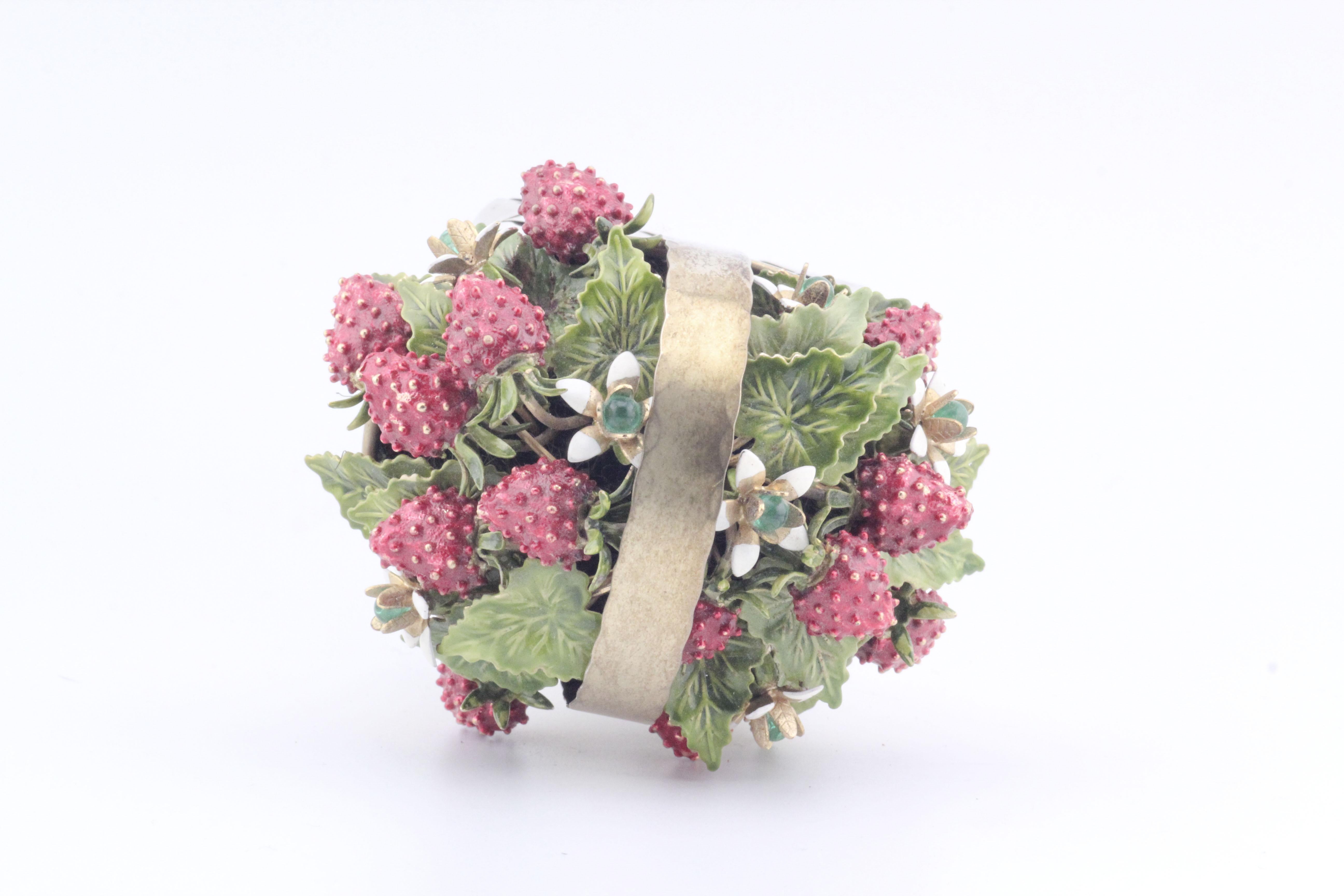 Cestino di fragole e fiori in argento Cartier in vendita 2