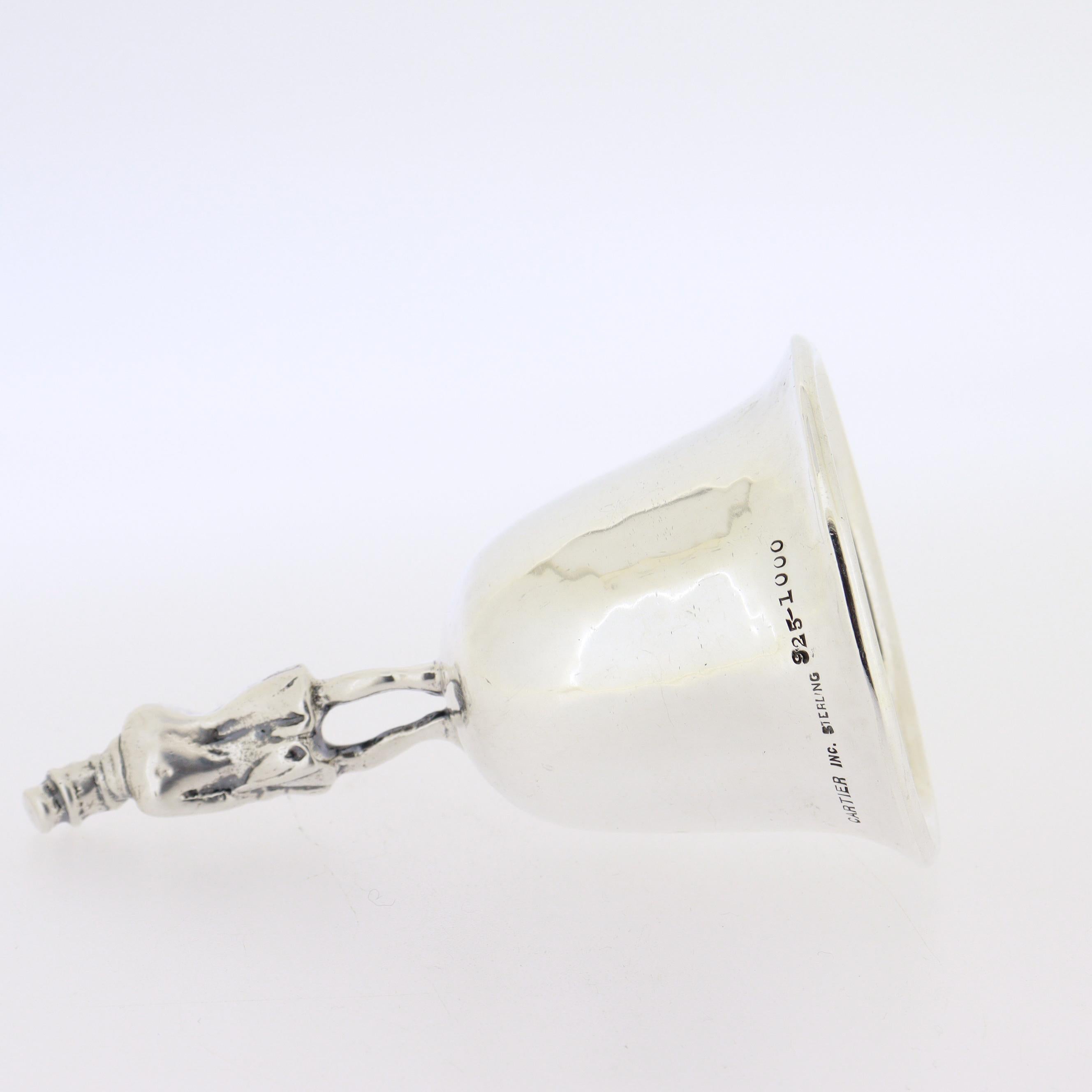 Campana de mesa Cartier de plata de ley con asa figurada en venta 5