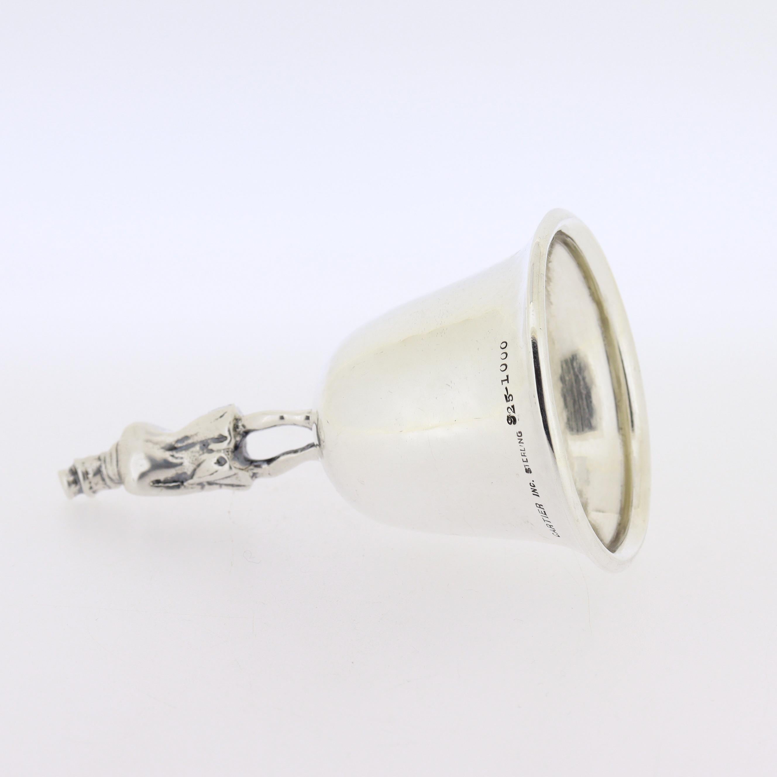 Campana de mesa Cartier de plata de ley con asa figurada en venta 4