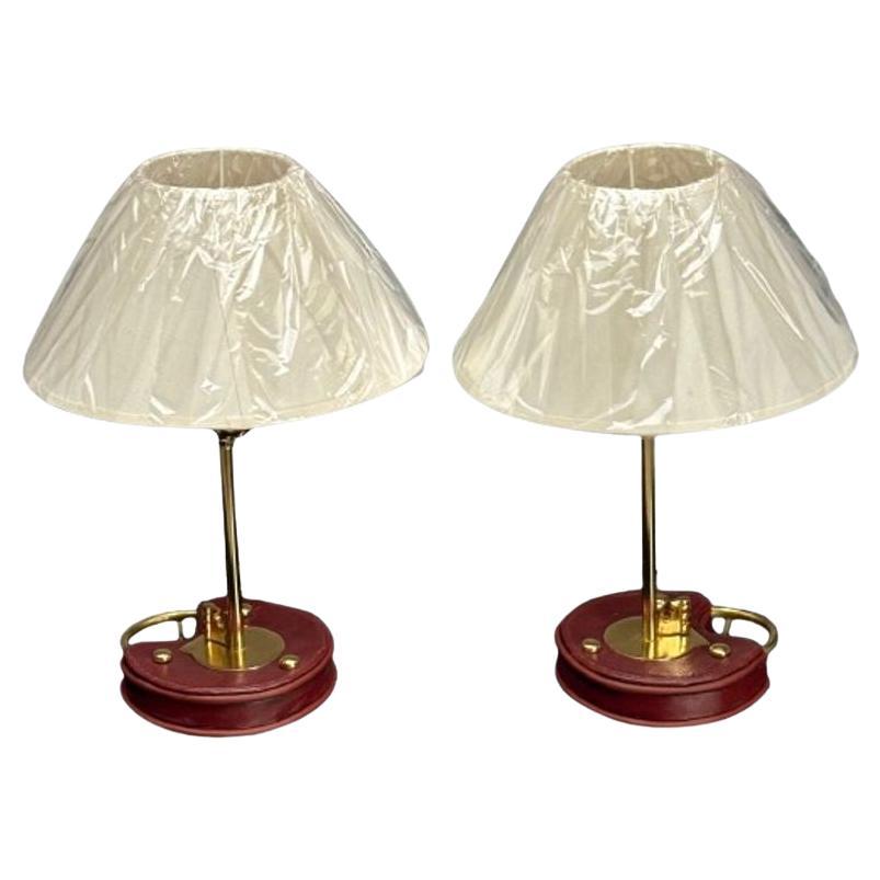 Lampes de table modernes de style Cartier, cuir rouge, laiton, abat-jour en papier en vente