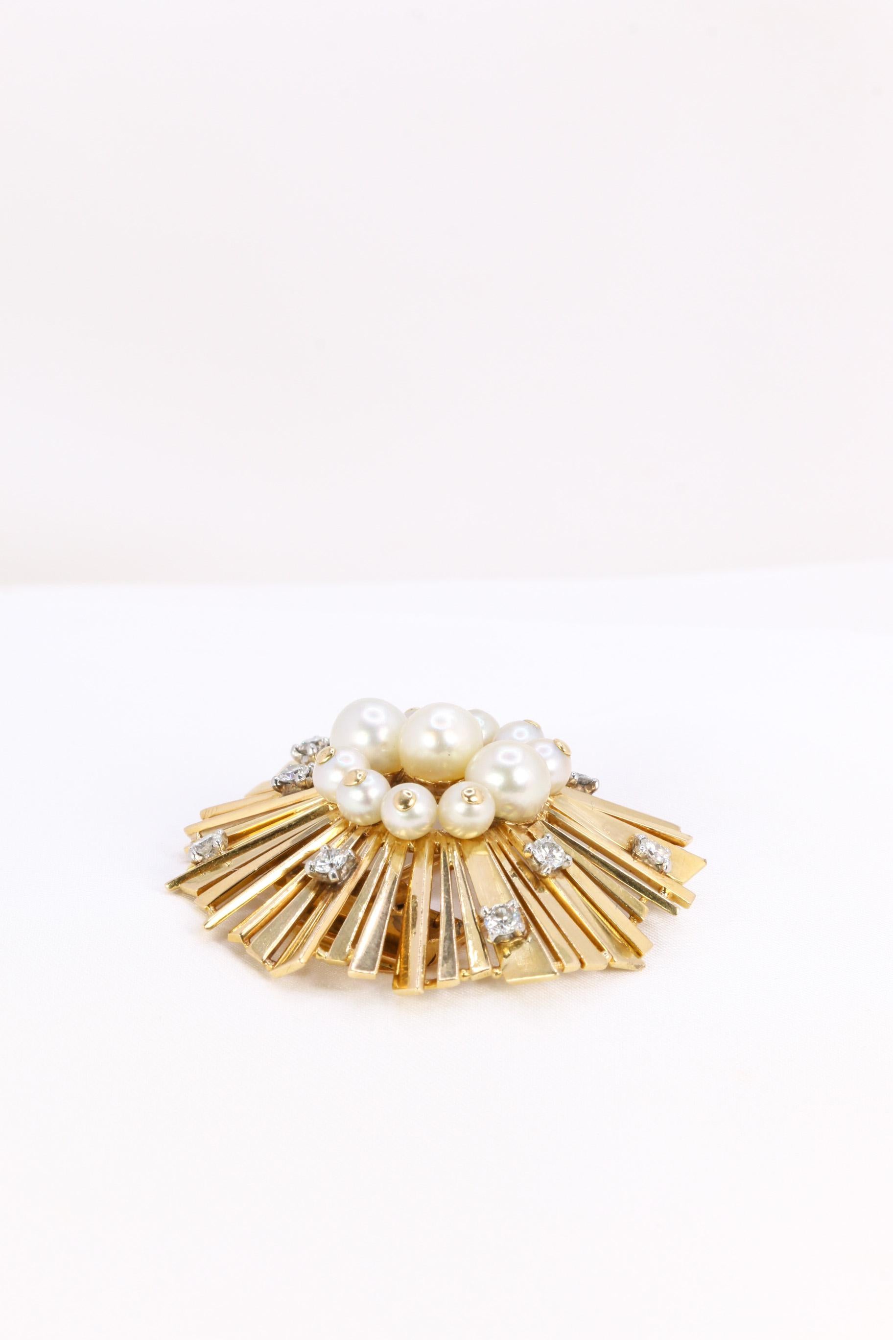 CARTIER sun brooch in gold and platinum set with pearls and diamonds  In Excellent Condition For Sale In PARIS, FR
