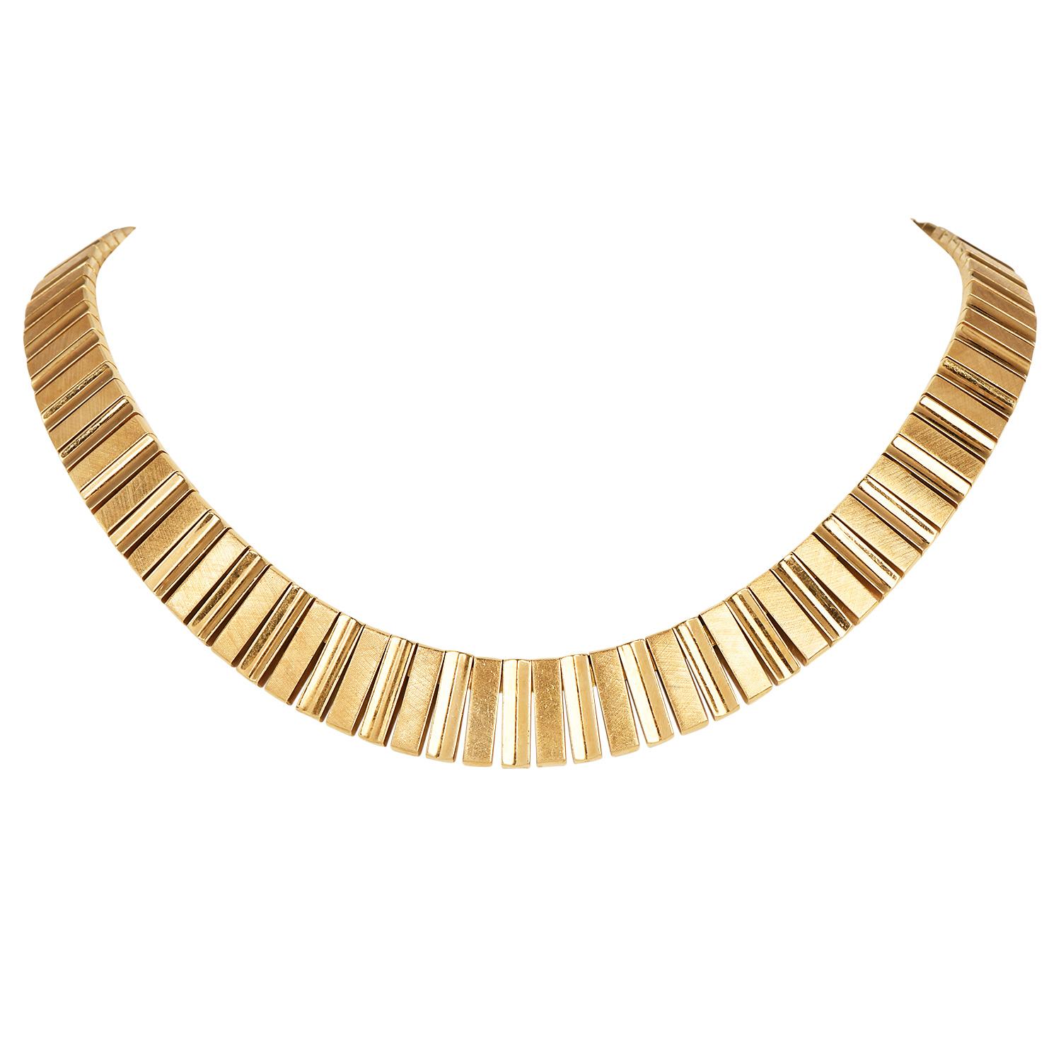Cartier Swiss Vintage Cleopatra 18K Yellow Gold Choker Necklace In Excellent Condition In Miami, FL