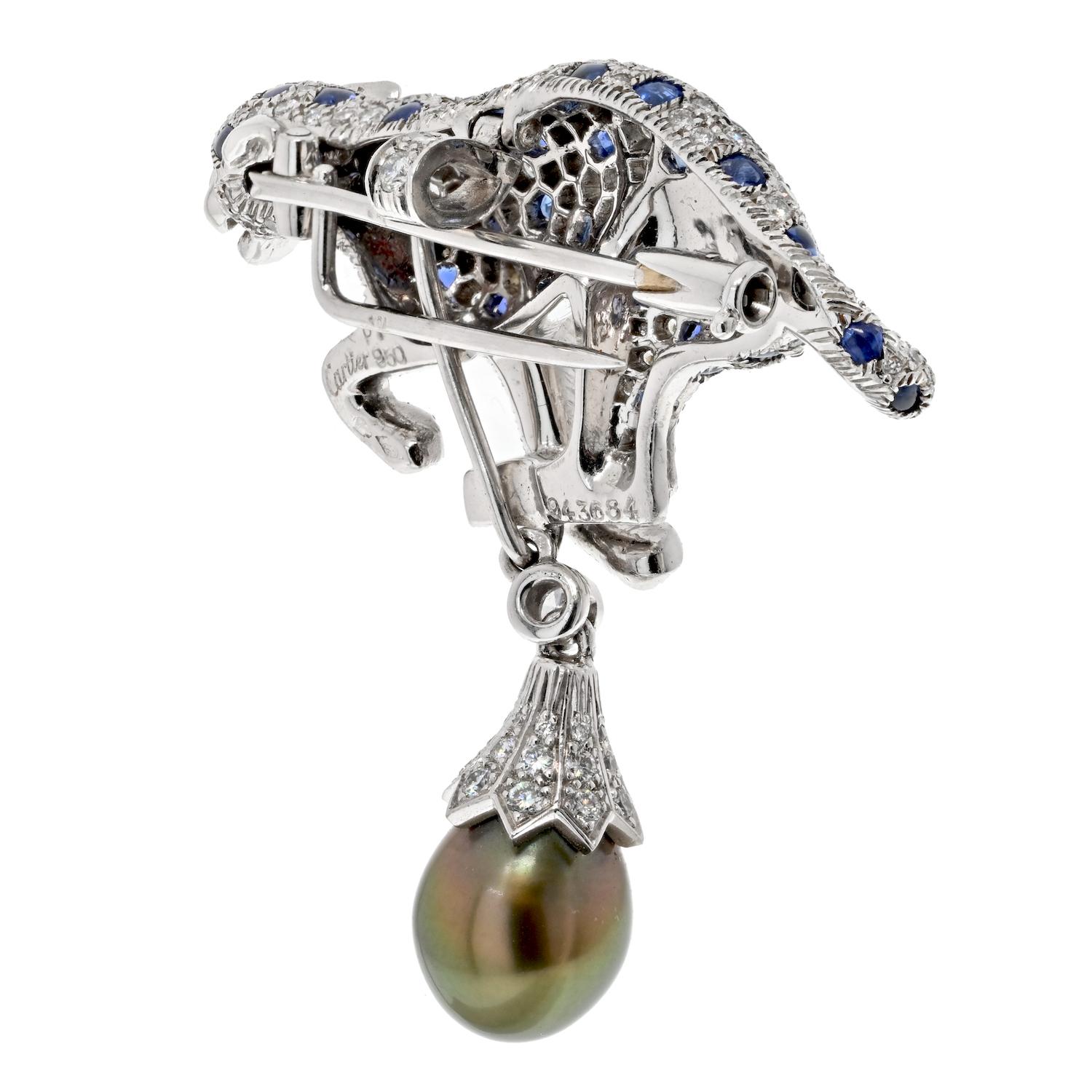Cartier Tahitian Grey Pearl, Sapphire and Diamond Panthere Pendant/Clip Brooch For Sale 3