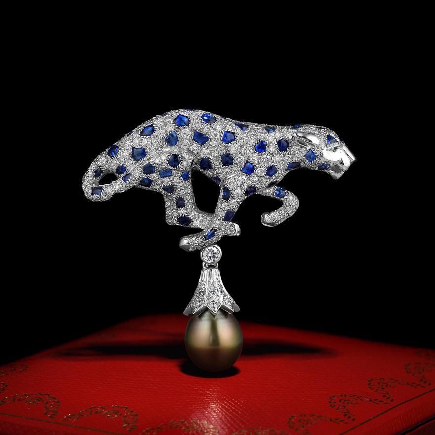 Round Cut Cartier Tahitian Grey Pearl, Sapphire and Diamond Panthere Pendant/Clip Brooch For Sale