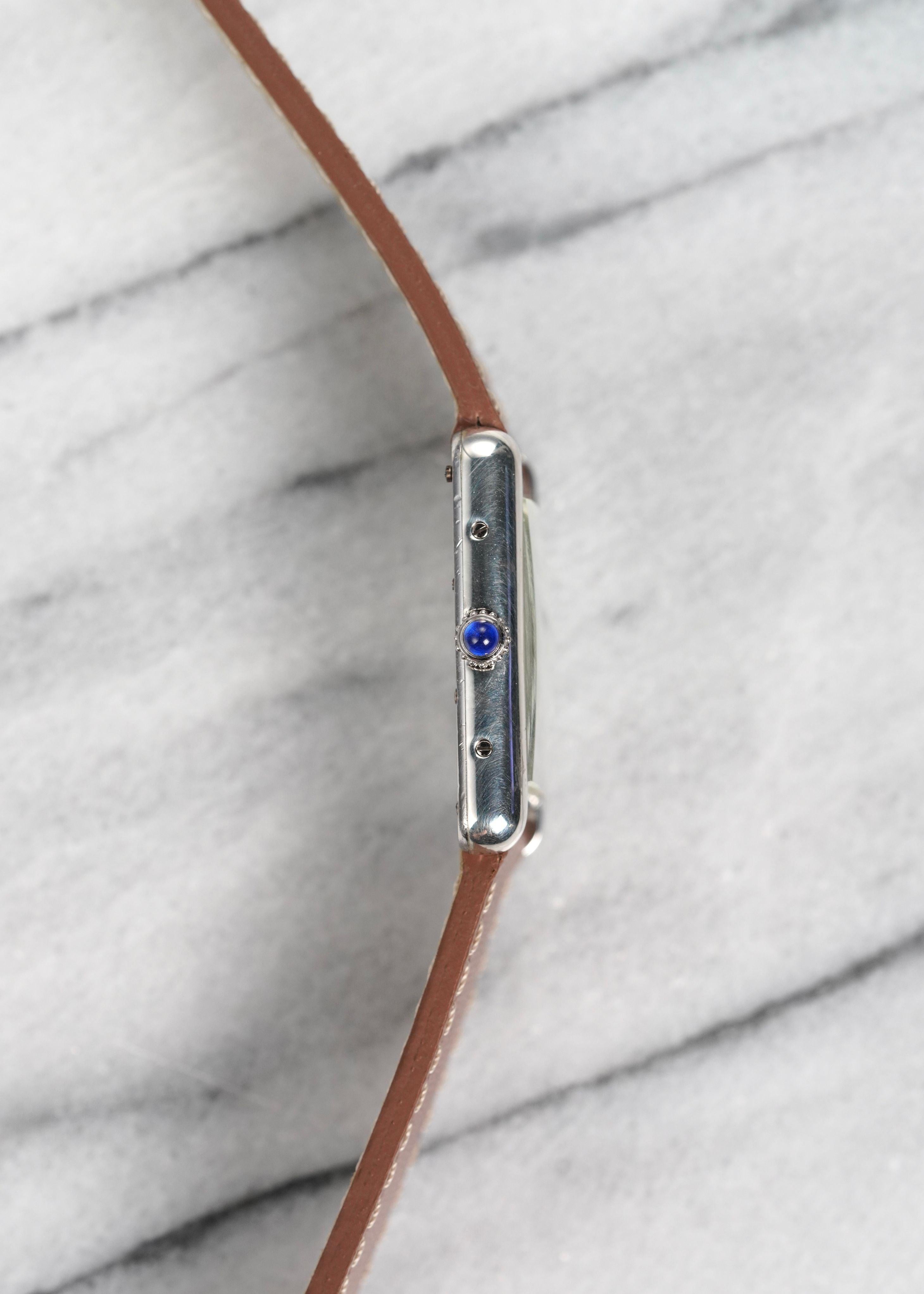 Montre Cartier Tank 2414 Monogram Dial en Silver, 1990-2000 Bon état - En vente à New York, NY