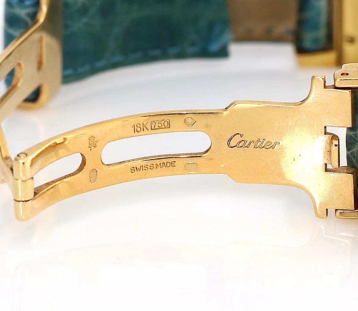Cartier Tank Americaine 1725 18k Yellow Gold 23mm Wristwatch In Excellent Condition For Sale In Great Neck, NY