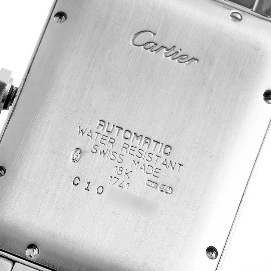 Cartier: 18 Karat Weißgold große Herrenuhr Tank Americaine W26032L1 mit Box und Papieren im Angebot 3